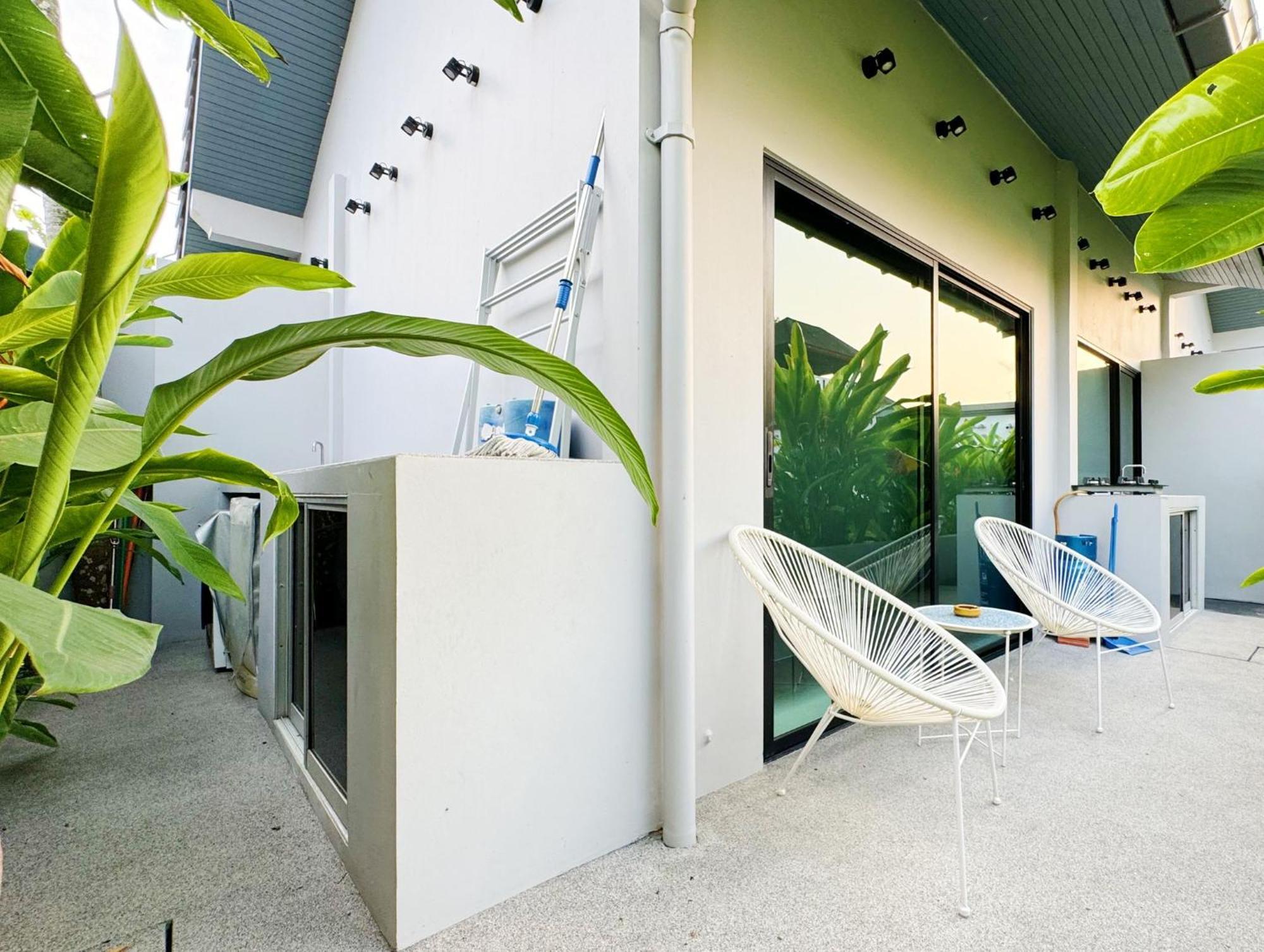 Stylish 3br Walk To Beautiful Shared Pool Holiday home