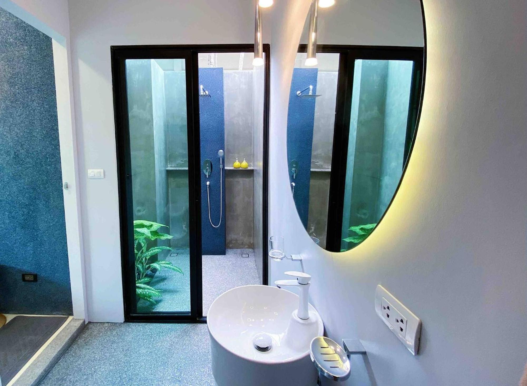 Stylish 3br Walk To Beautiful Shared Pool Holiday home Ban Bo Han