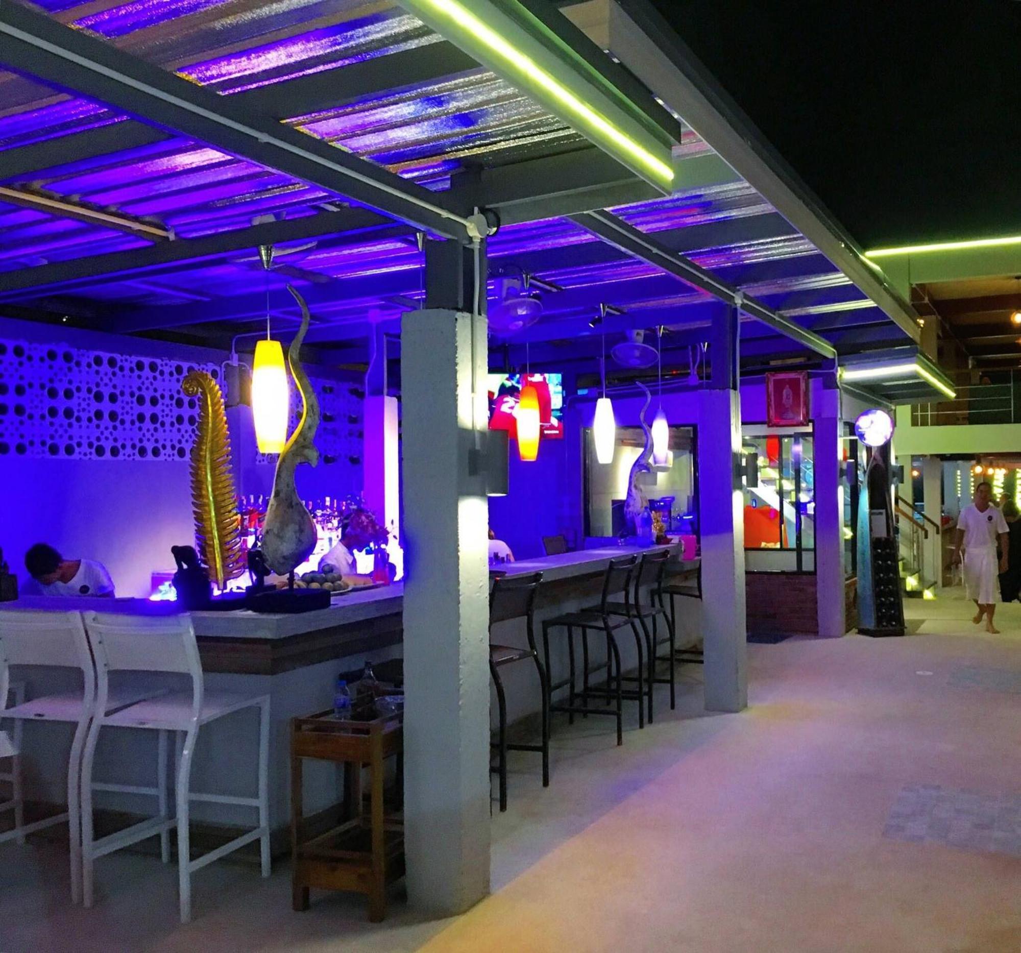 Stylish 3br Walk To Beautiful Shared Pool Holiday home Ban Bo Han