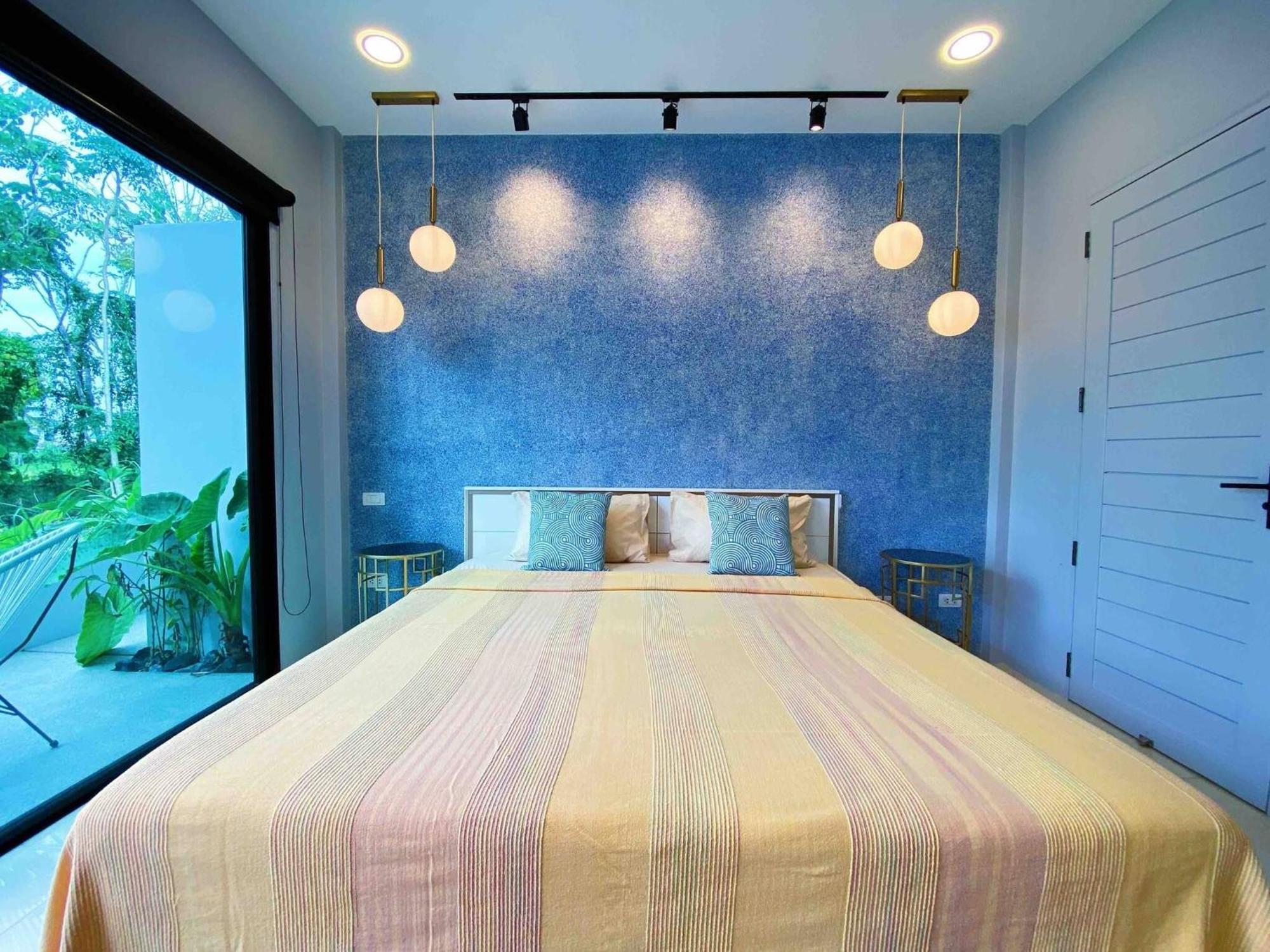 Stylish 3br Walk To Beautiful Shared Pool