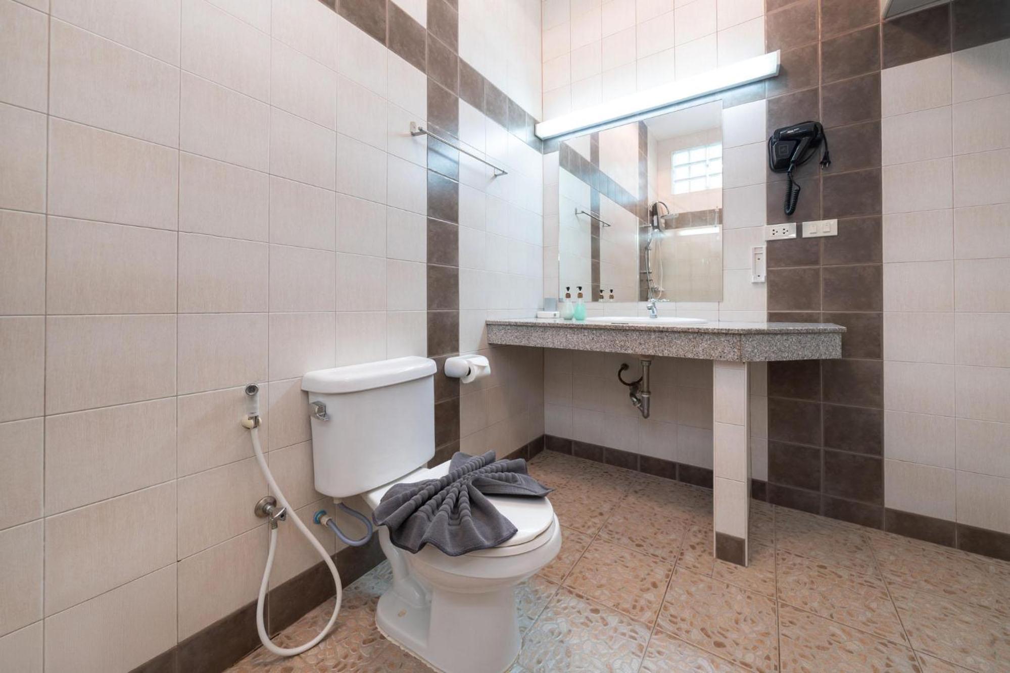 Jungceylon - Quiet Location, Pool, Maid Villa