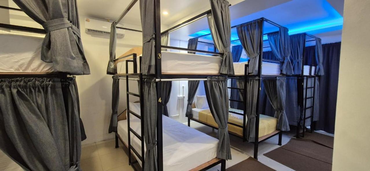 Hotel The Journey New Patong