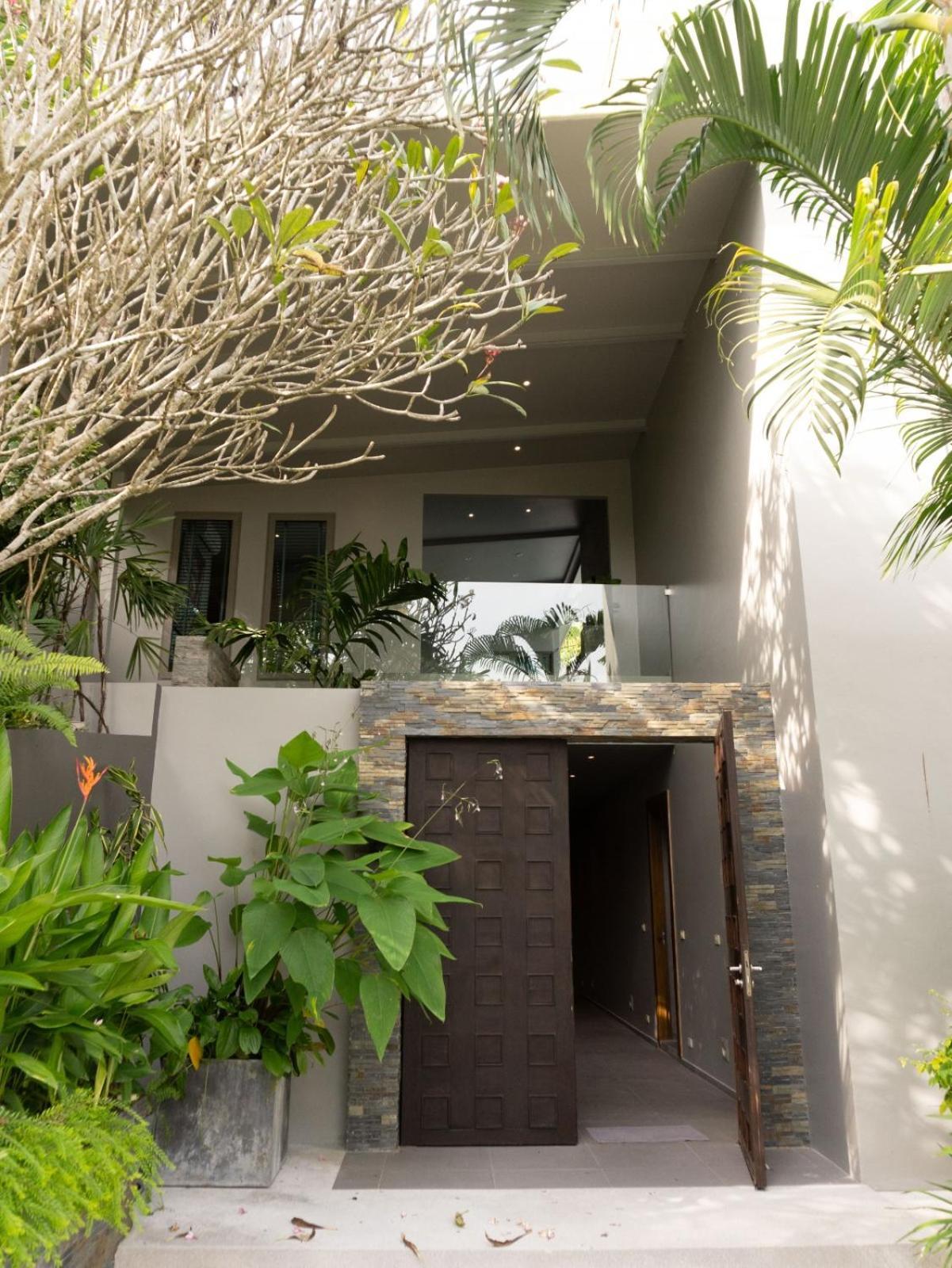 Phuket 4-bedrooms Seaview 884m2 Private Xl Luxury Infinity Pool
