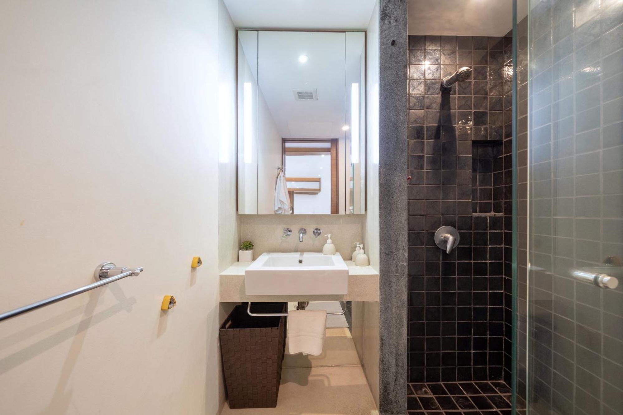 Luxury Flat 2br At Chava 5-star Surin Beach (Phuket)