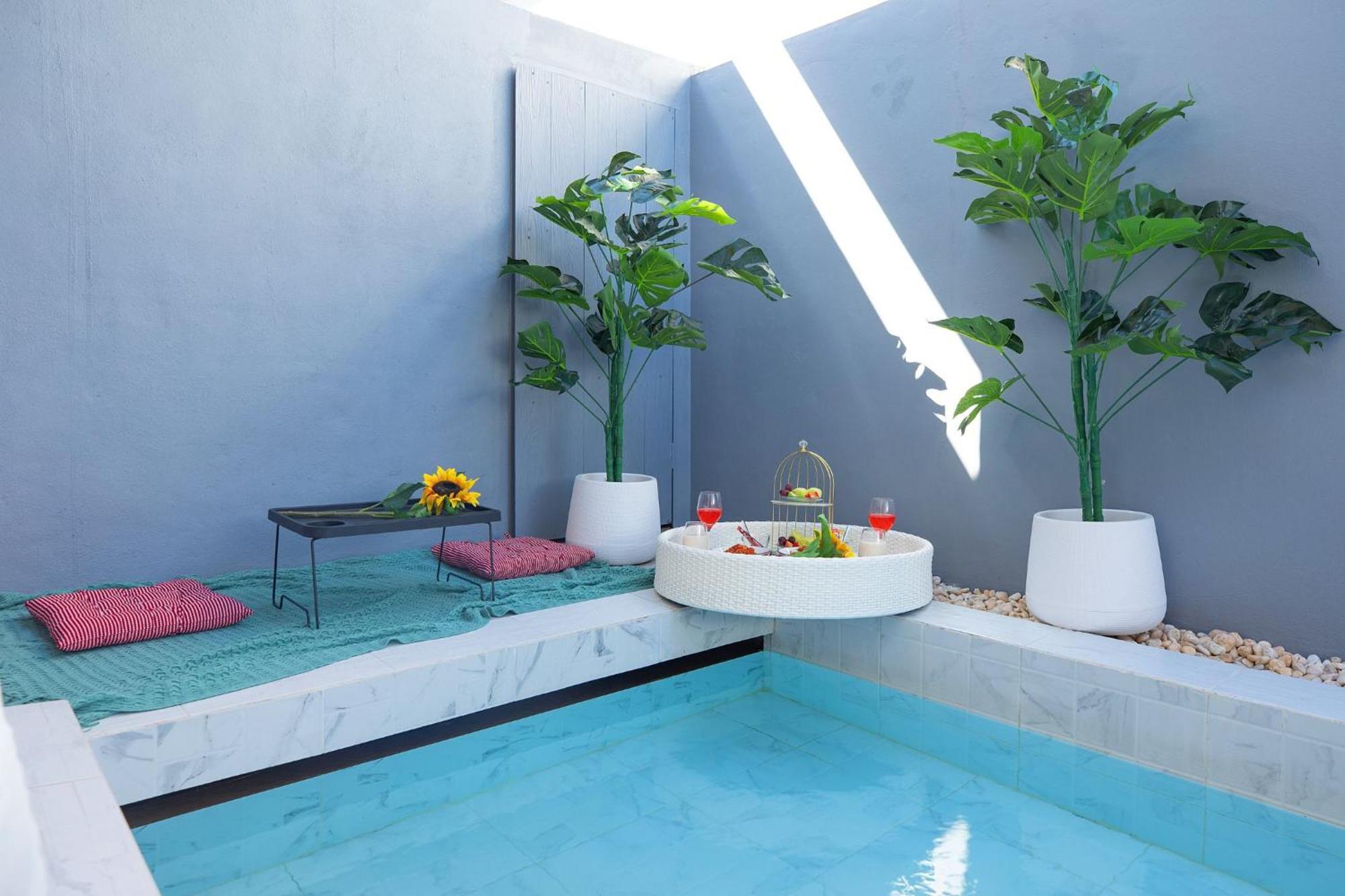 Time Pool Hotel