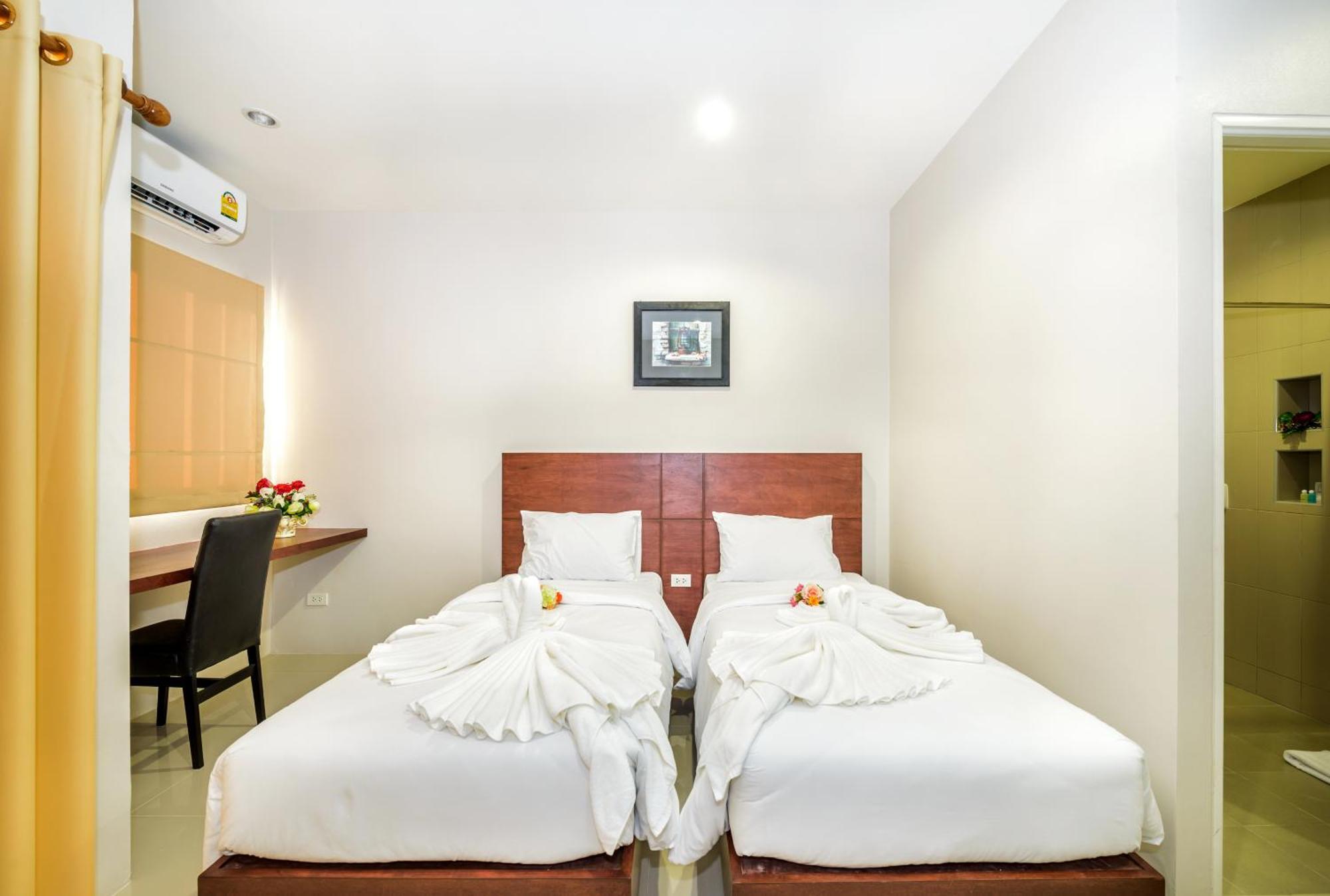 Aparthotel The Topaz Town