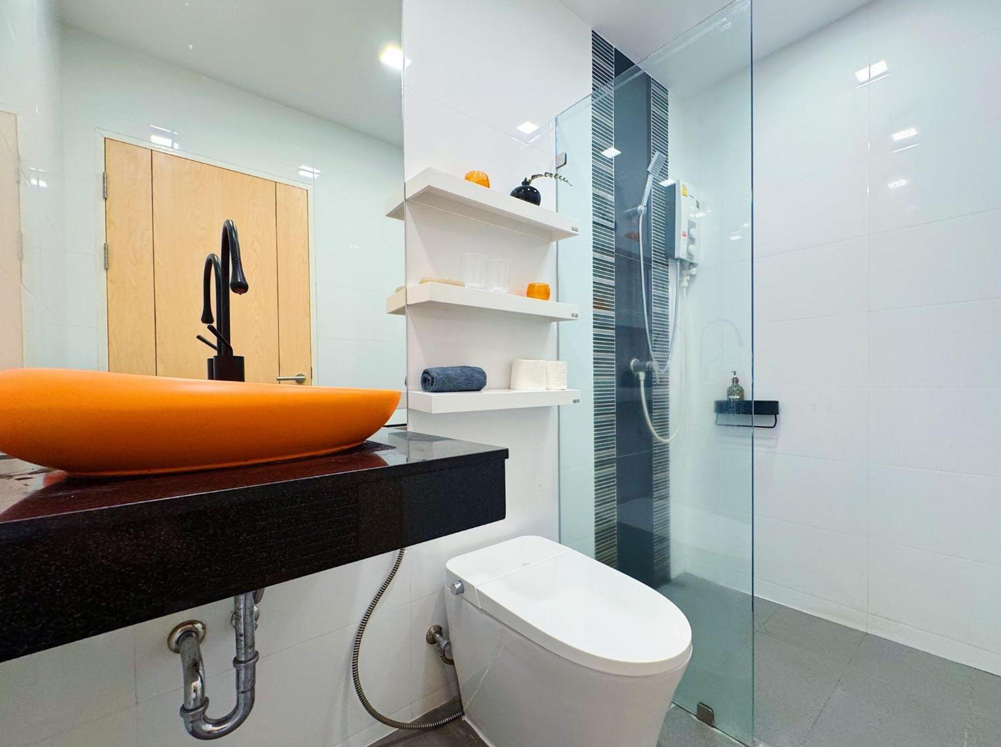 Holiday home 1br Terrace, Pool, Gym Near Nai Yang