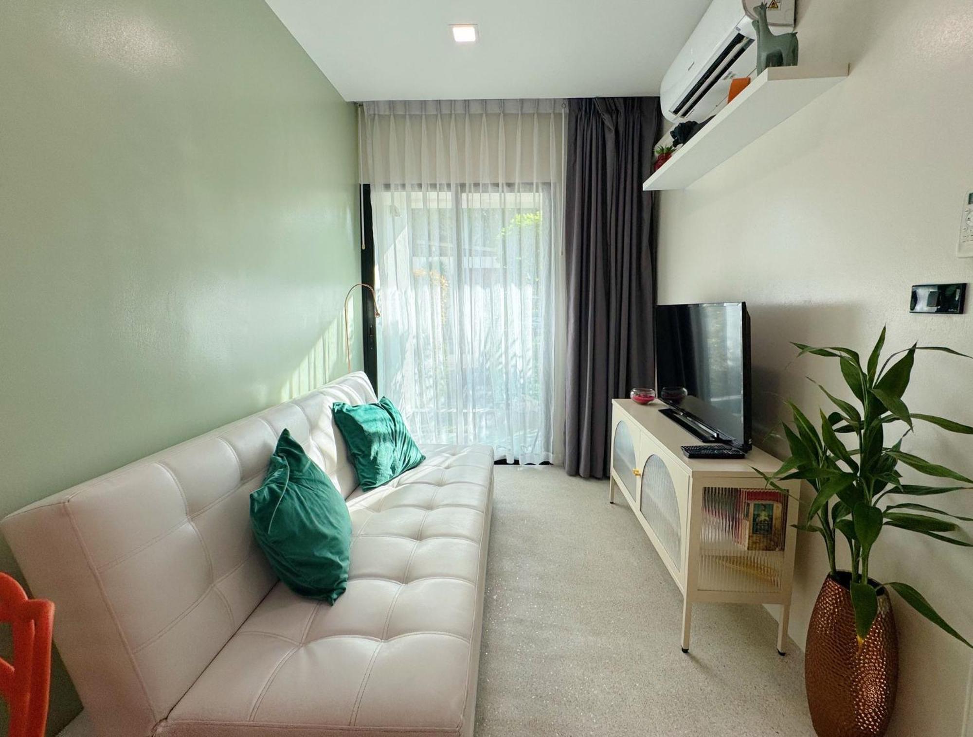 Holiday home 1br Terrace, Pool, Gym Near Nai Yang