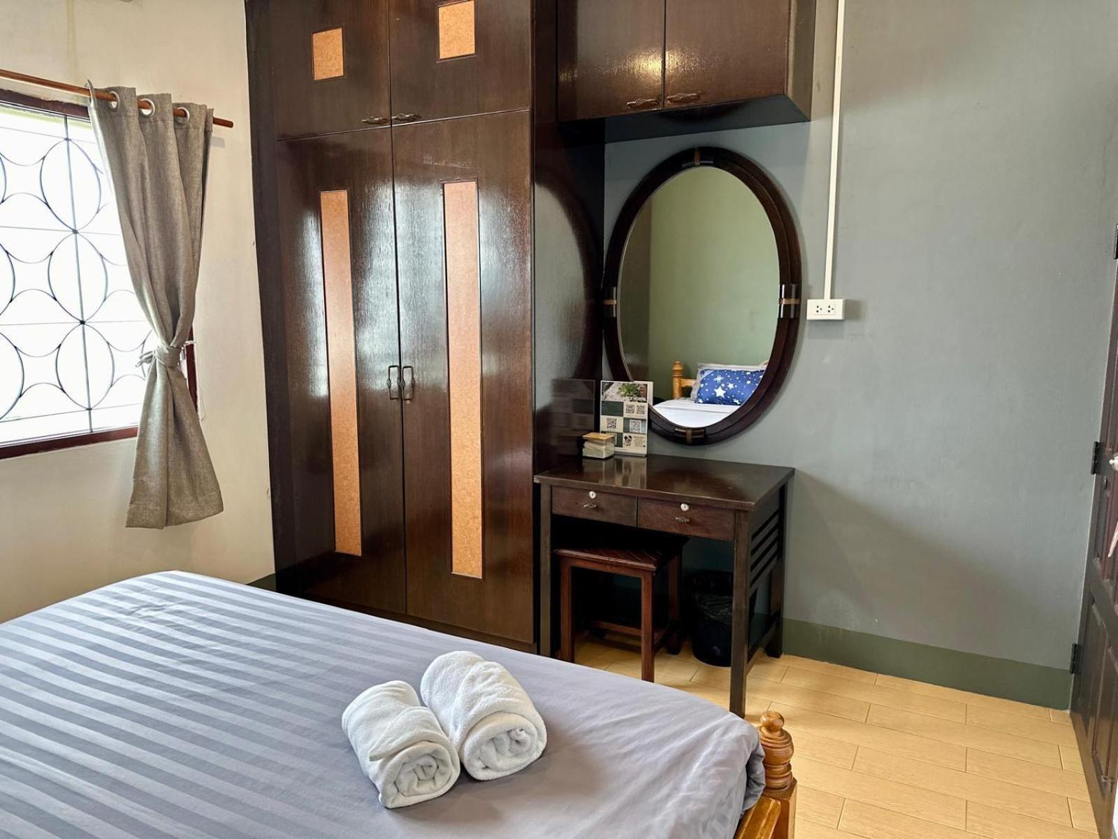 Niece - Sha Extra Hostel Phuket