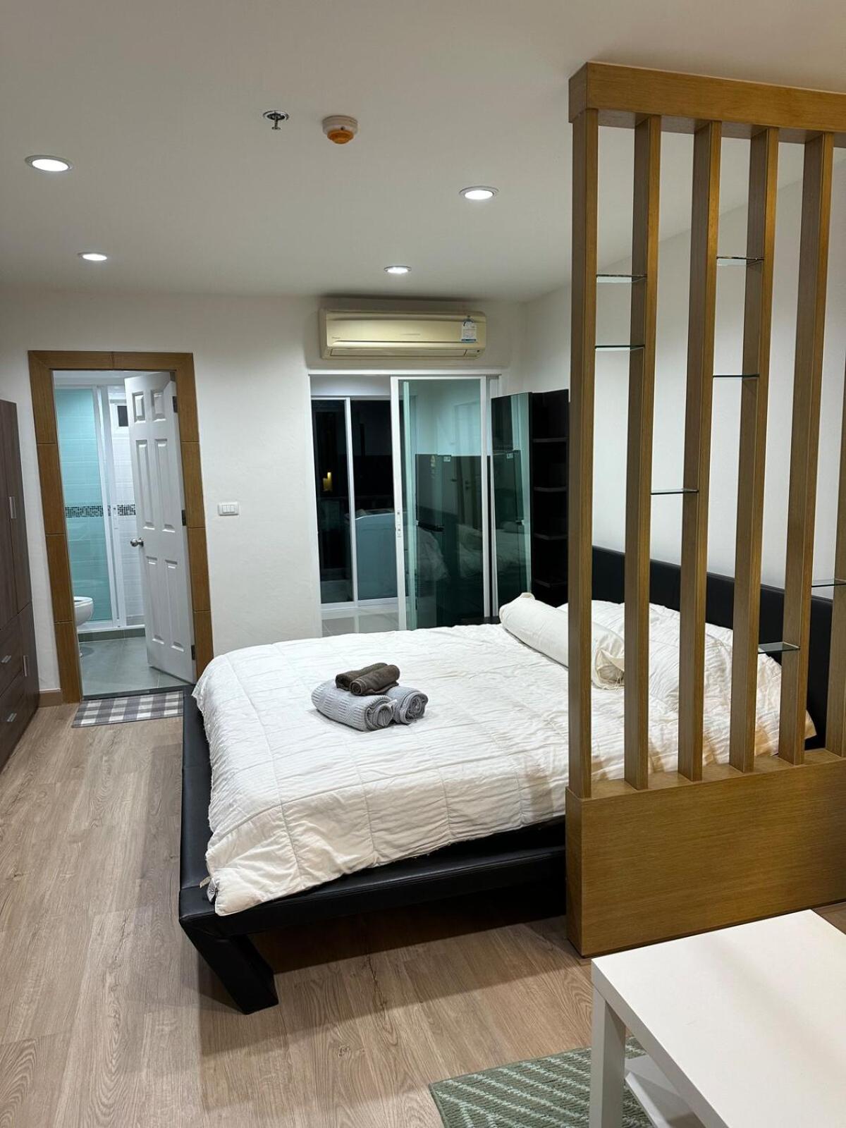 Luxury In Center Apartment