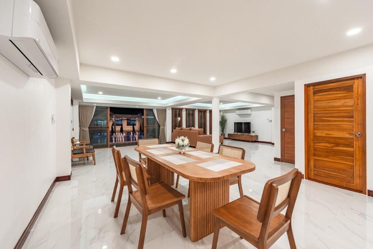 V154 Built December 2024 Oasis Great Beautiful Holiday home