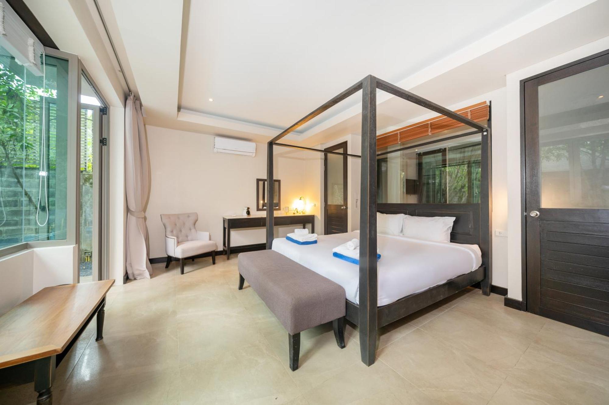 Luxurious Near Bangtao Villa *