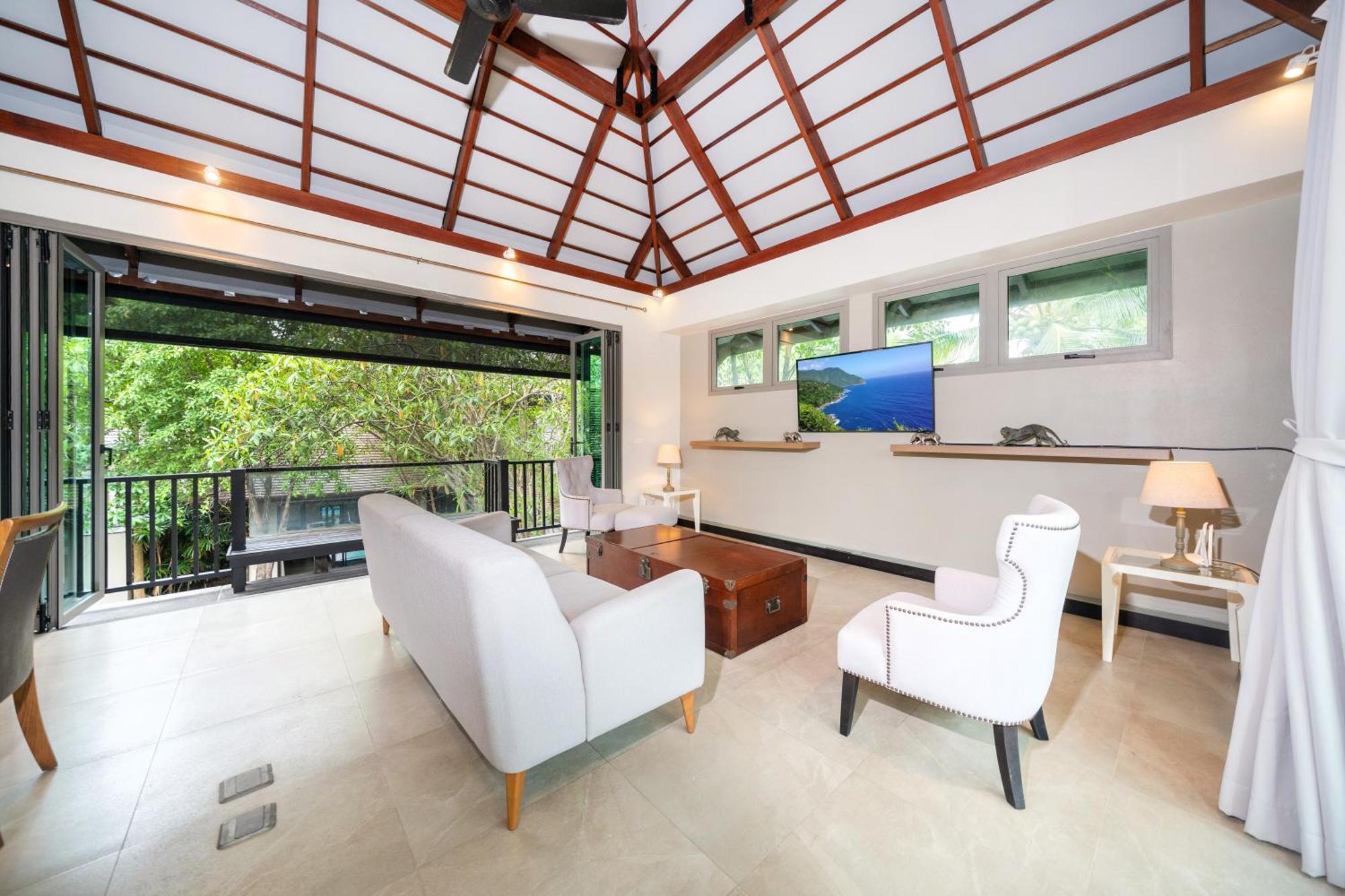 Luxurious Near Bangtao Villa
