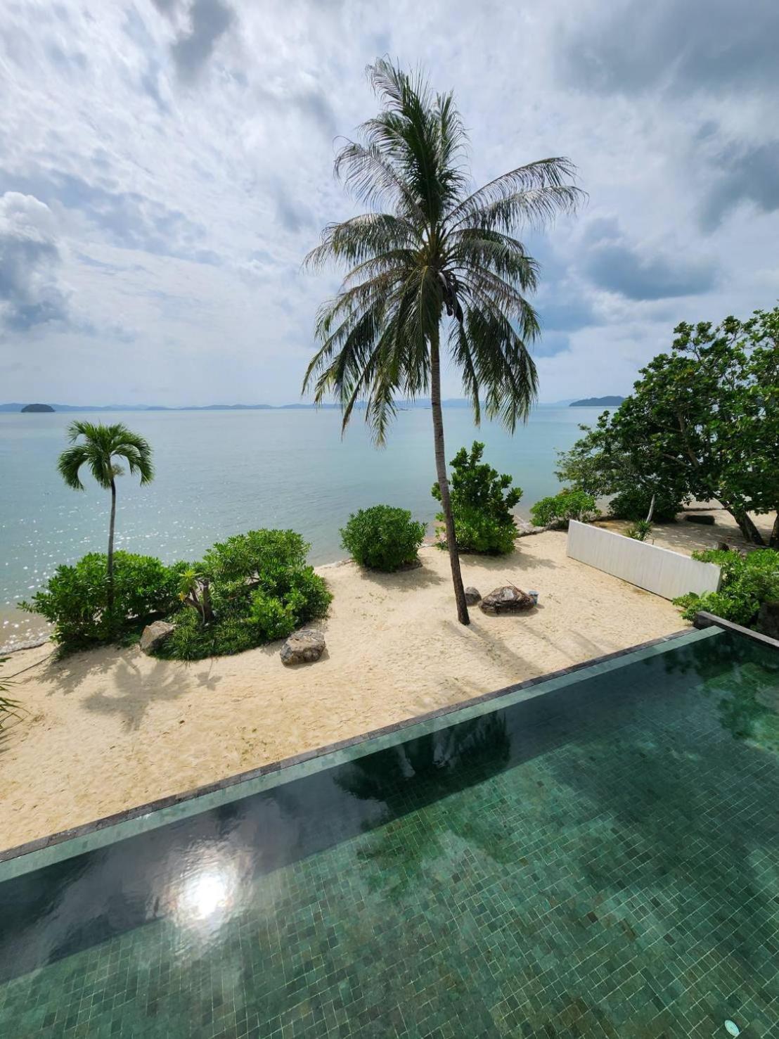 Luxury Beachfront 3 Bedroom Brahma At Ta-ke B Villa *