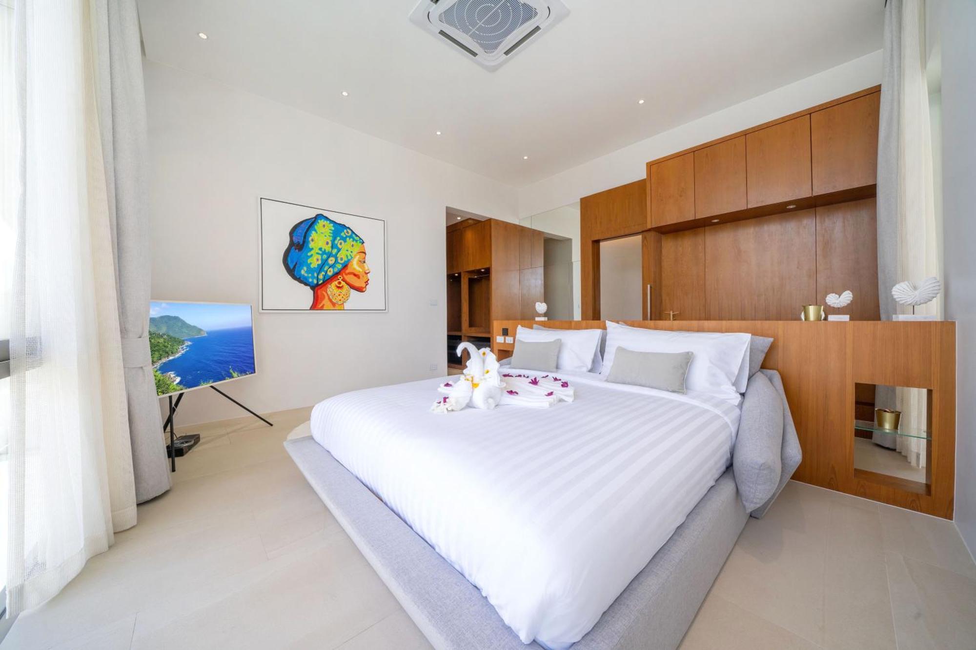 Brand-new & Luxury 5br Pool Trinity C2 * Ban Pak Lak