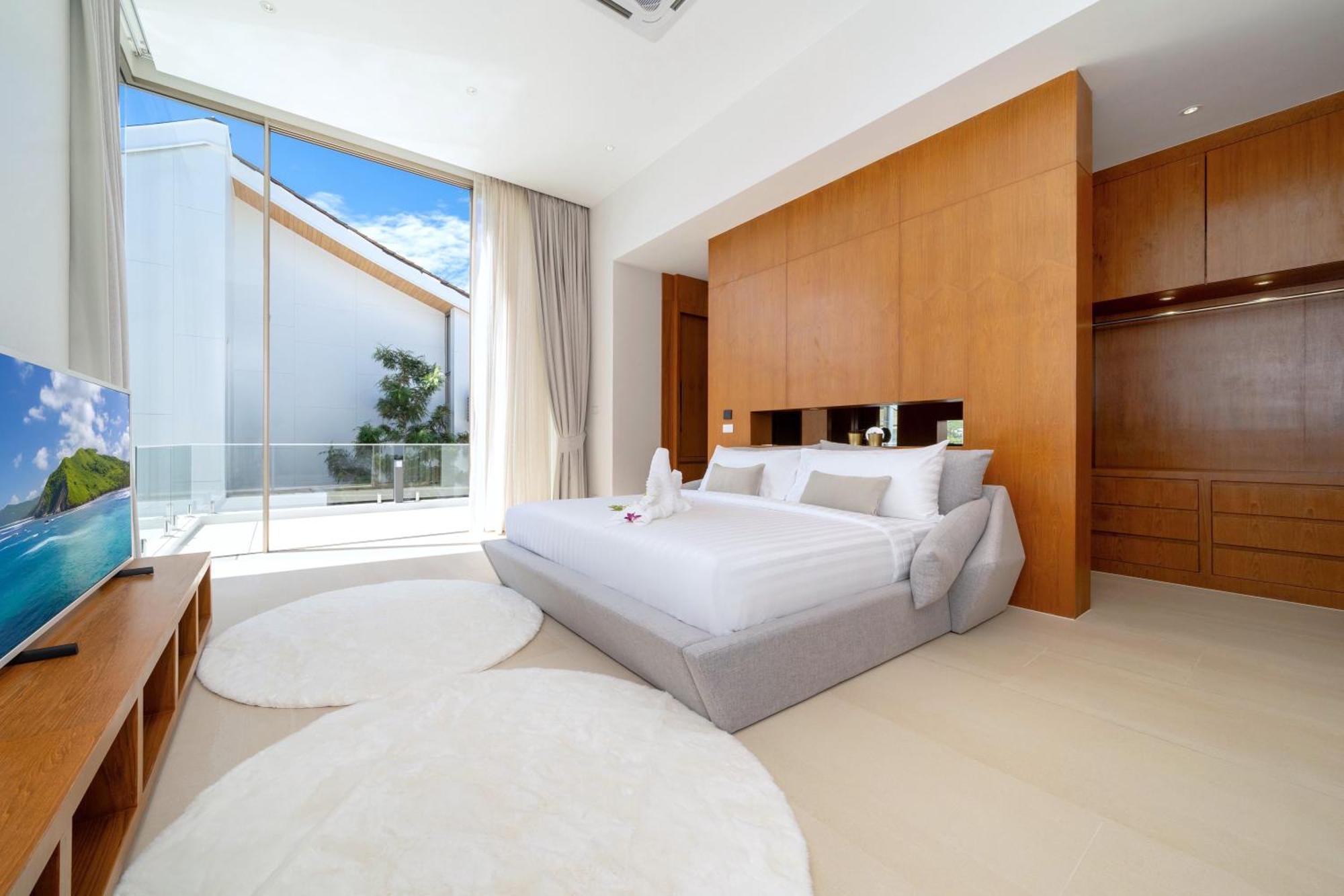 Brand-new & Luxury 5br Pool Trinity C2 *