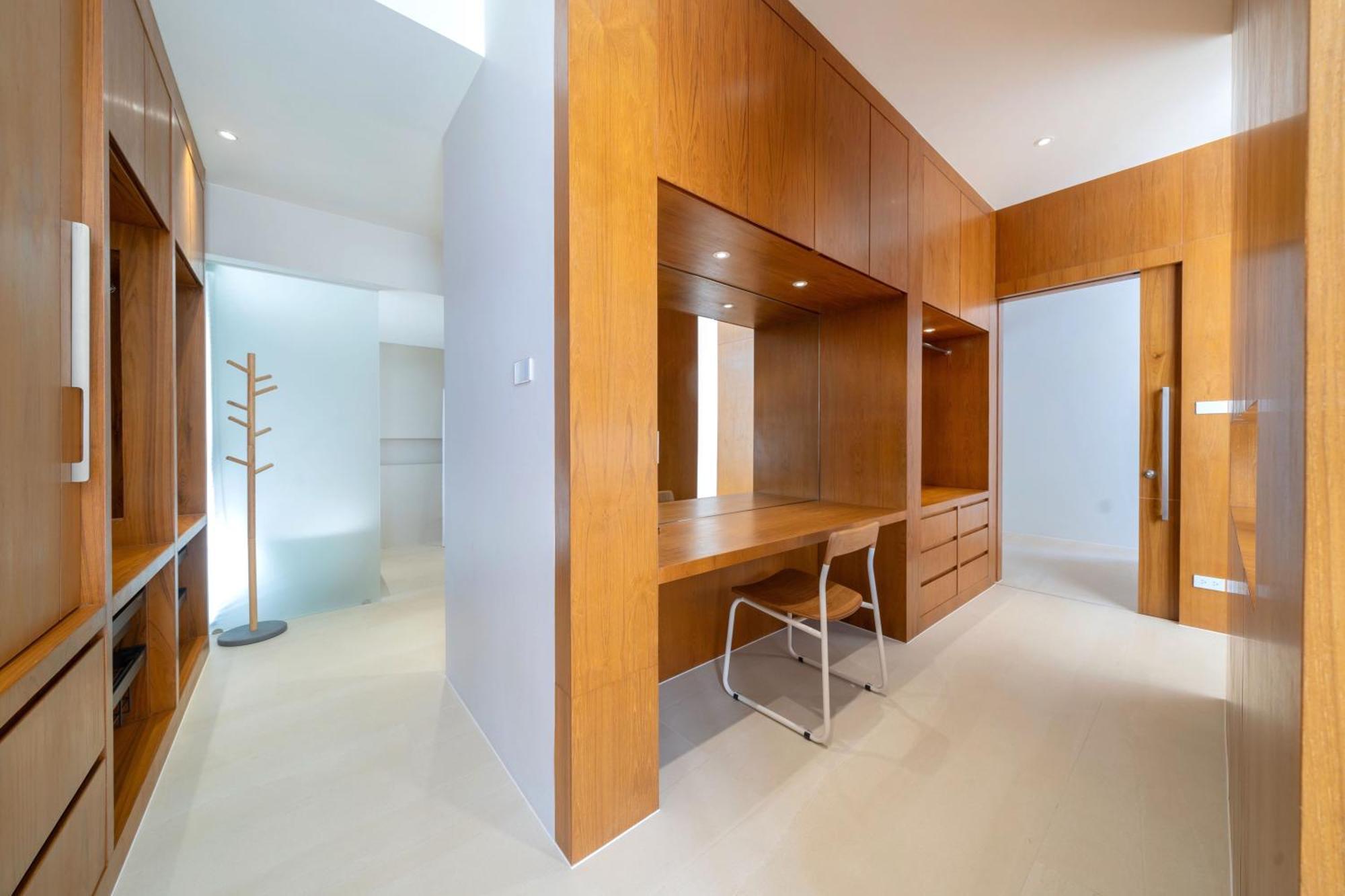 Brand-new & Luxury 5br Pool Trinity C2 Apartment