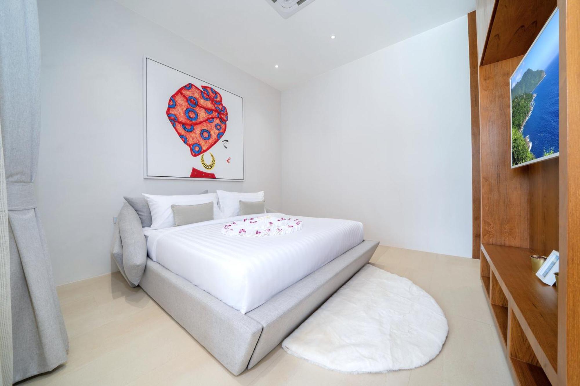 Brand-new & Luxury 5br Pool Trinity C2 * Ban Pak Lak