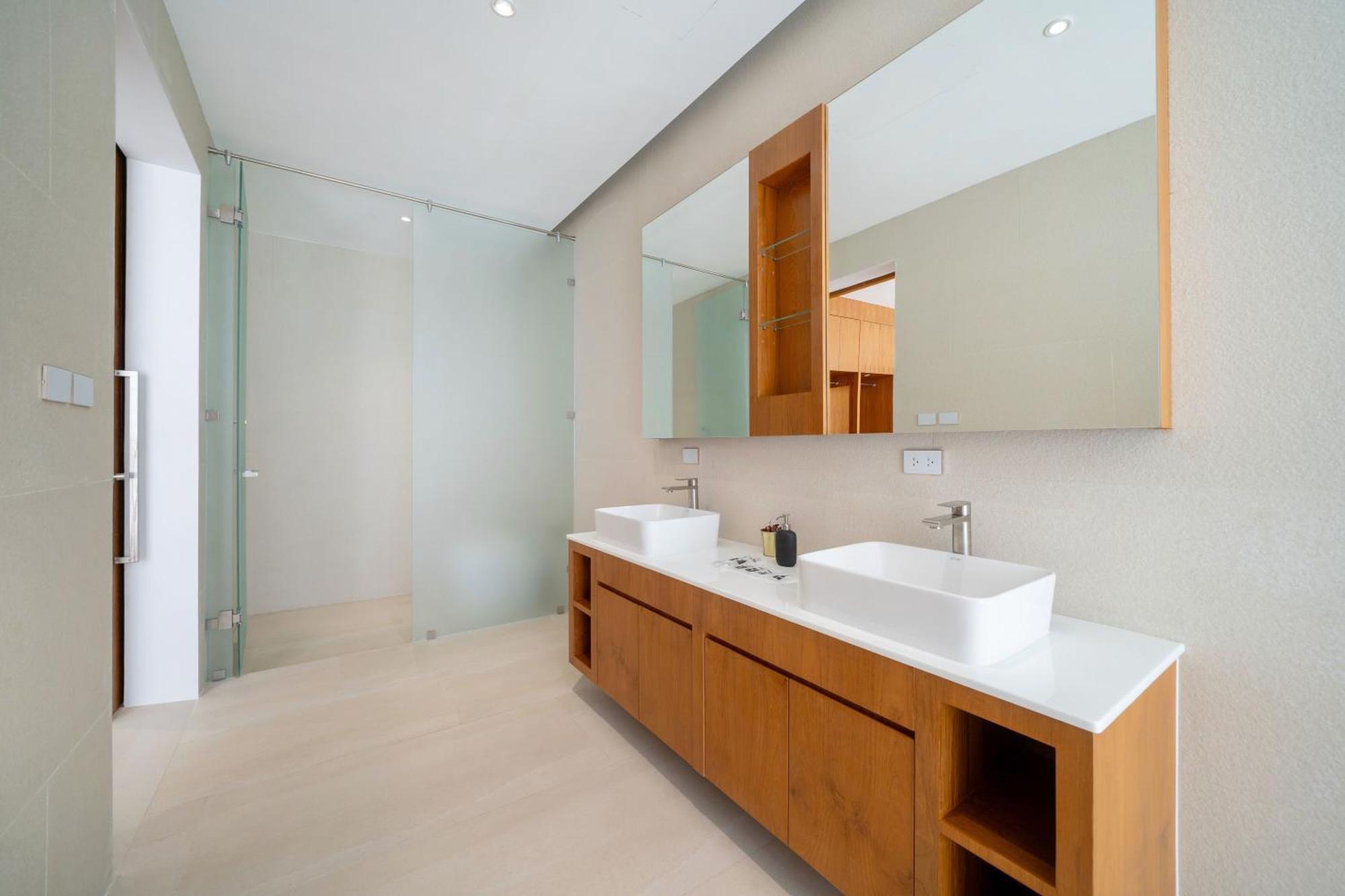 Brand-new & Luxury 5br Pool Trinity C2 *
