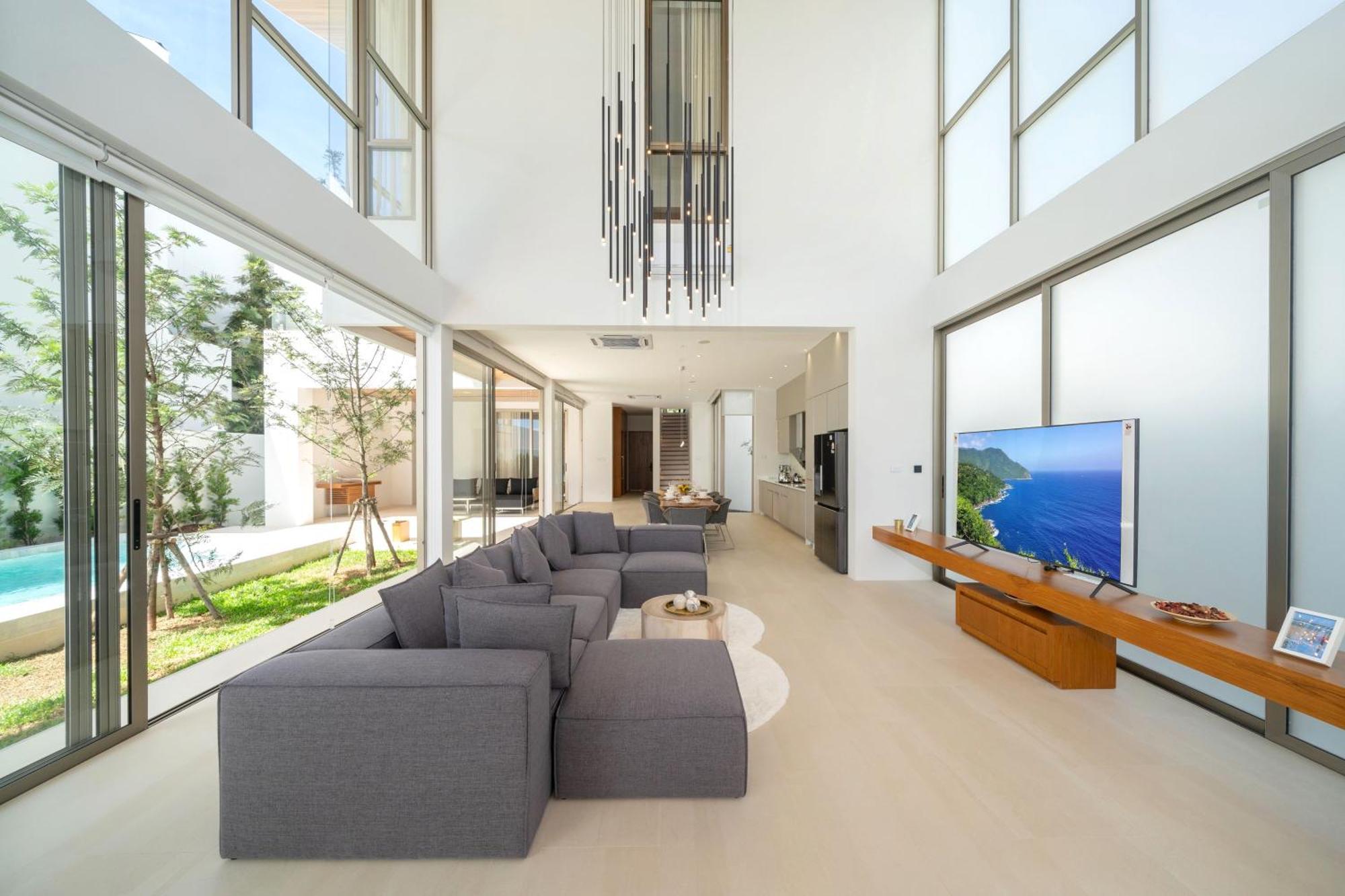 Brand-new & Luxury 5br Pool Trinity C2 Apartment