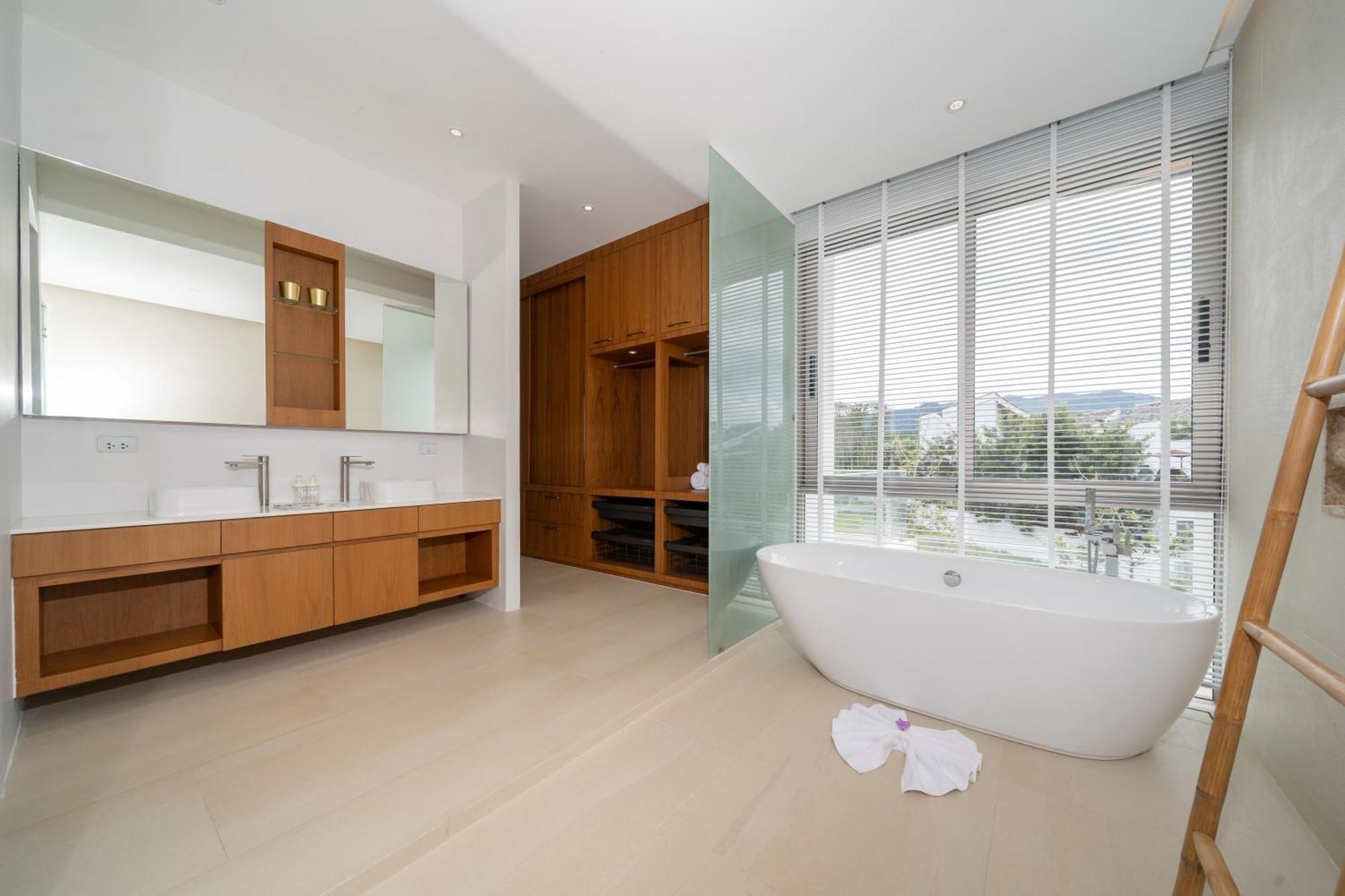 Modern Masterpiece With Tropical Flair! 5br Trinity C4 Villa