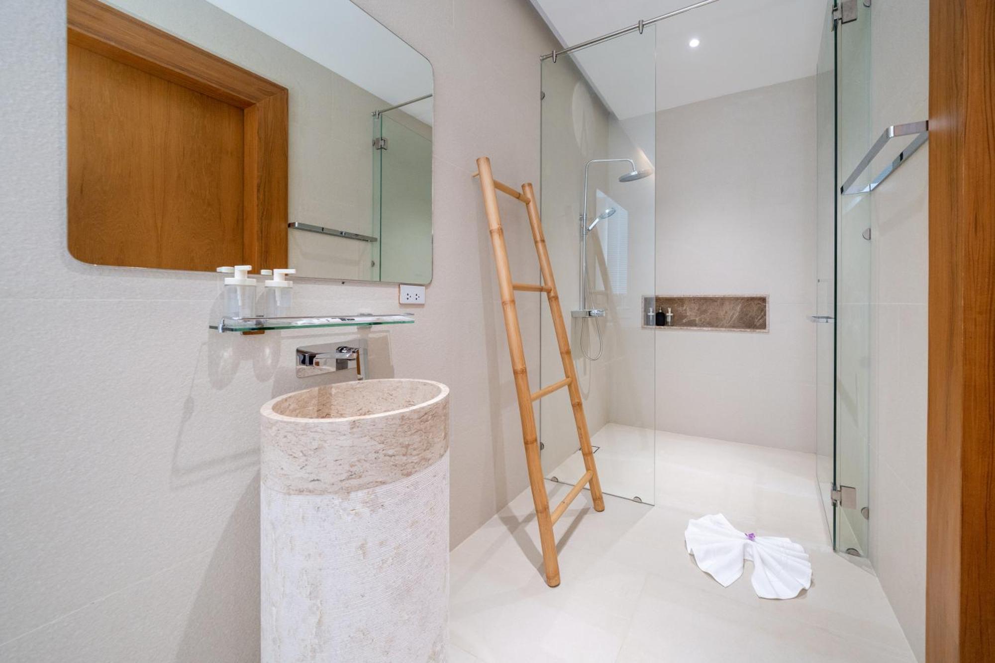 Modern Masterpiece With Tropical Flair! 5br Trinity C4 Villa Ban Pak Lak
