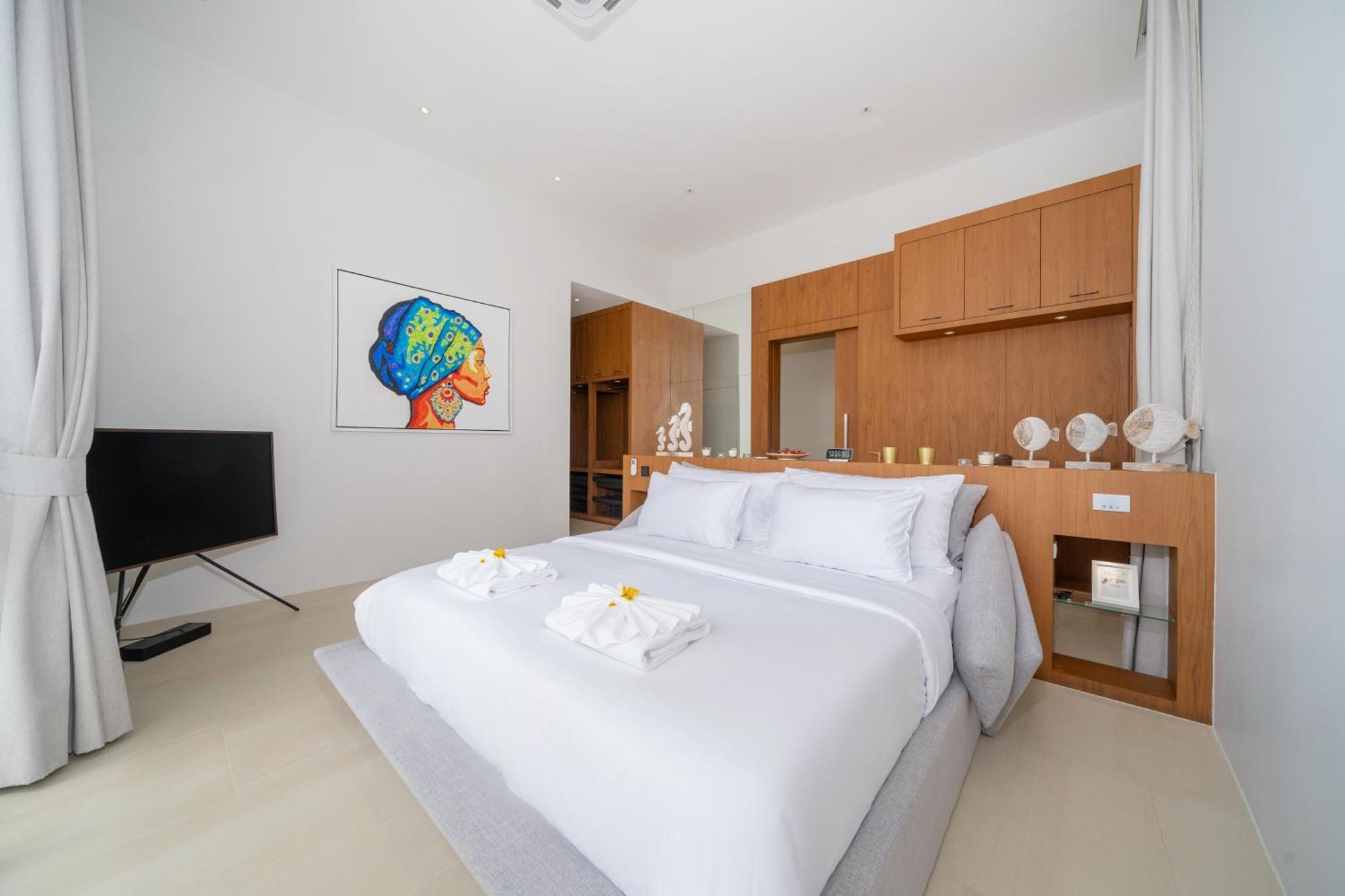 Villa Modern Masterpiece With Tropical Flair! 5br Trinity C4 Ban Pak Lak