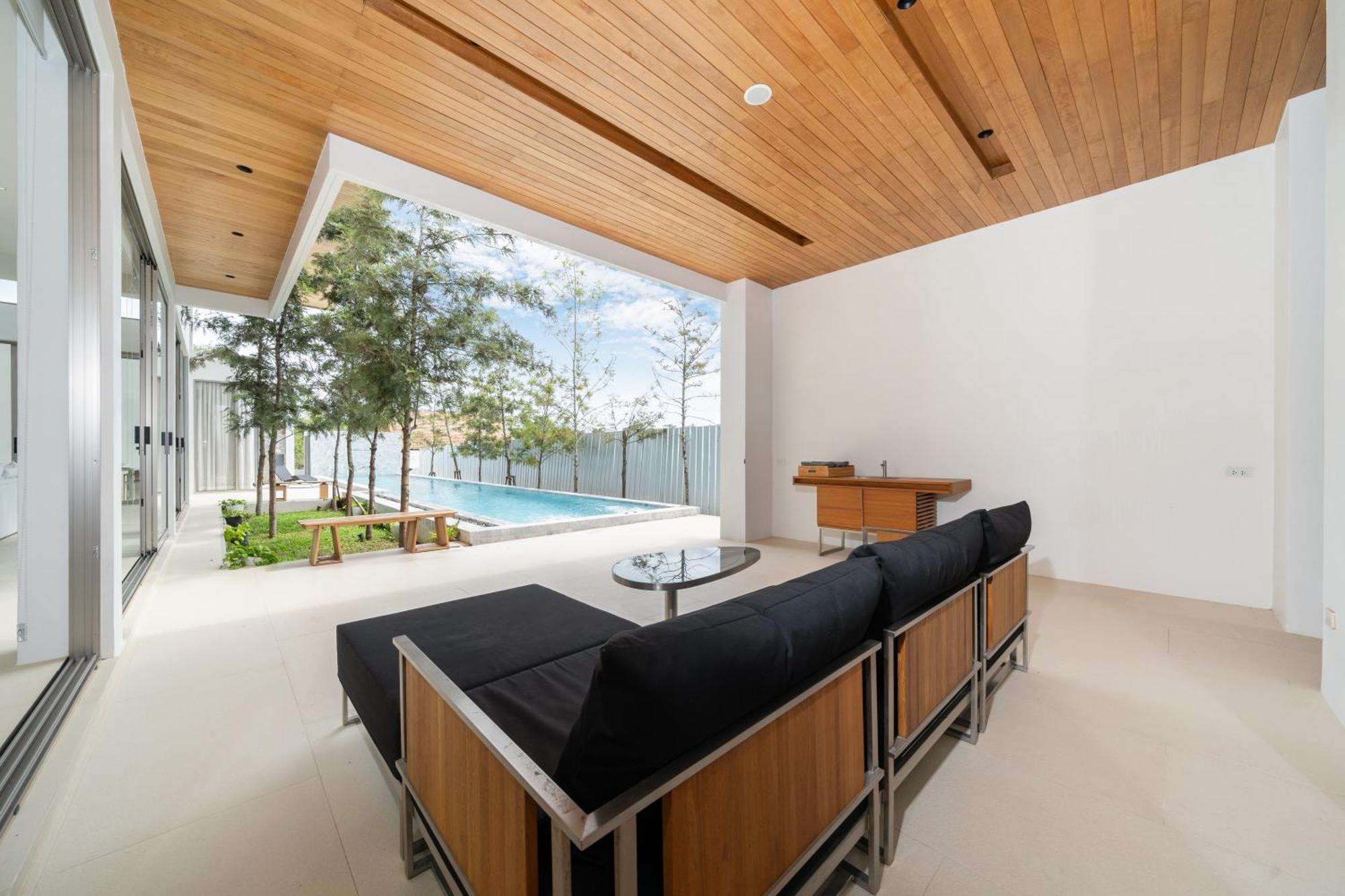 Modern Masterpiece With Tropical Flair! 5br Trinity C4 Villa
