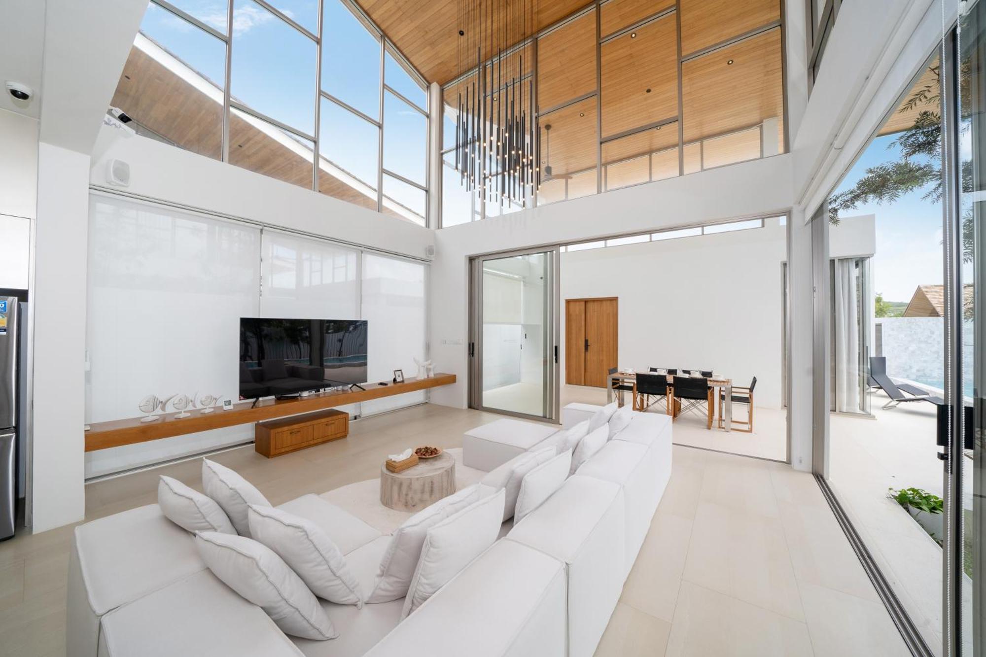Modern Masterpiece With Tropical Flair! 5br Trinity C4 Villa