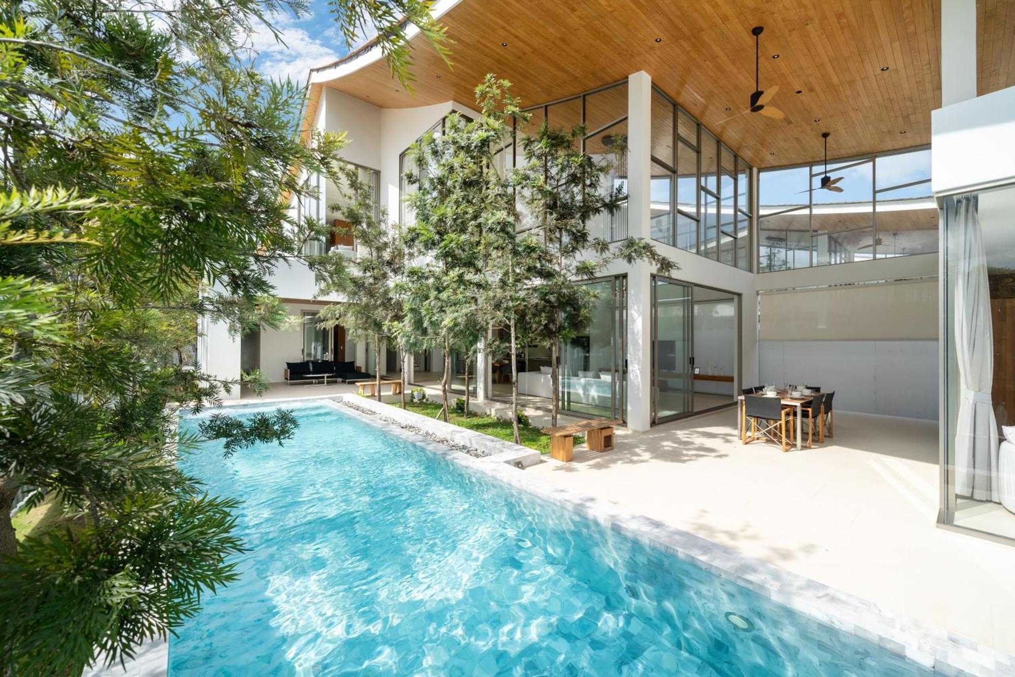 Villa Modern Masterpiece With Tropical Flair! 5br Trinity C4 *