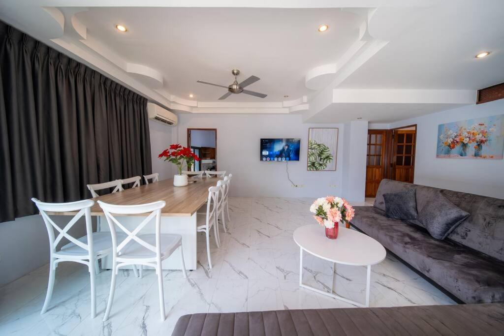 Villa Coast Charm 6br House Karon Ban Karon