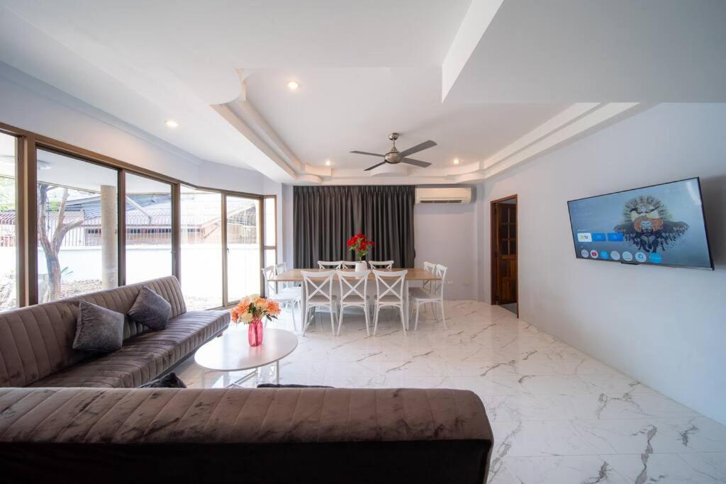 Coast Charm 6br House Karon Villa