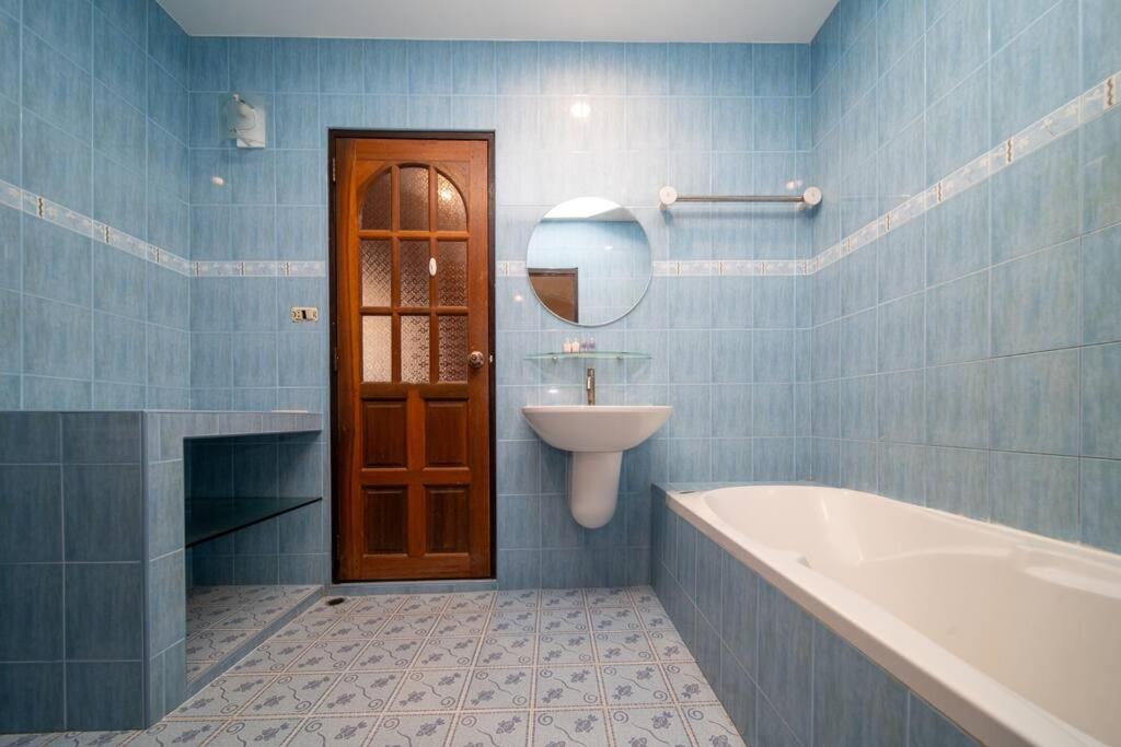 Coast Charm 6br House Karon Villa *
