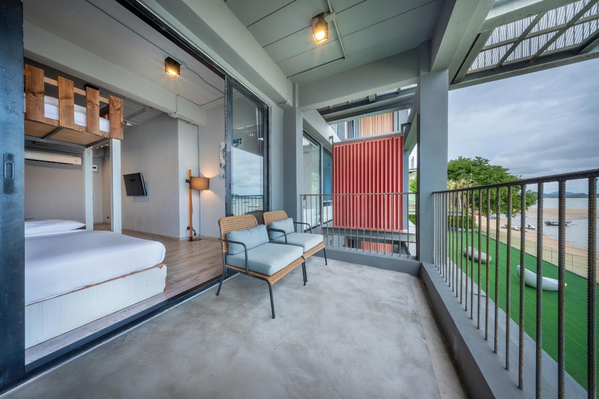 Shin Arch39 Phuket Front - Sha 4*