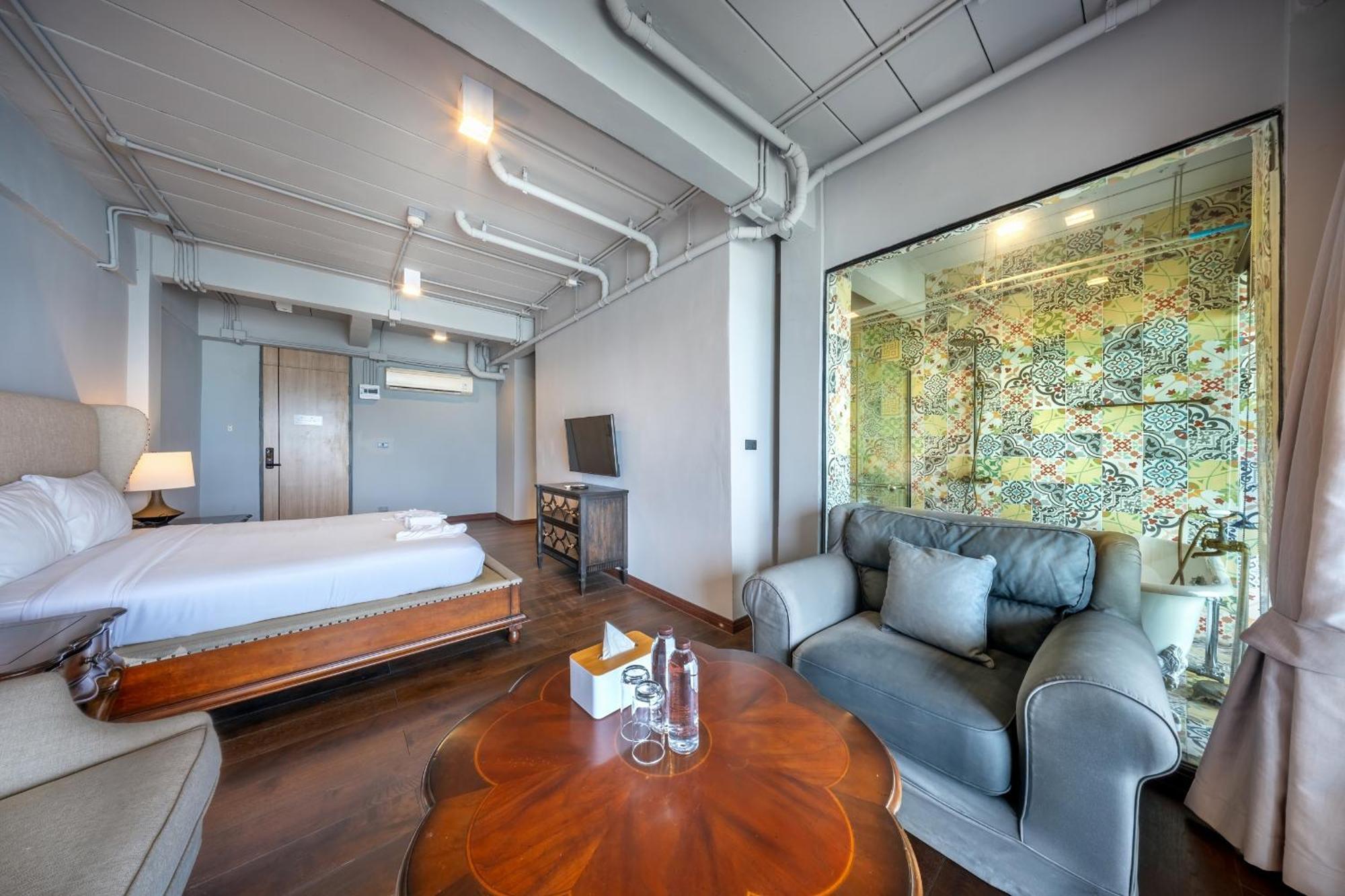 Shin Arch39 Phuket Front - Sha