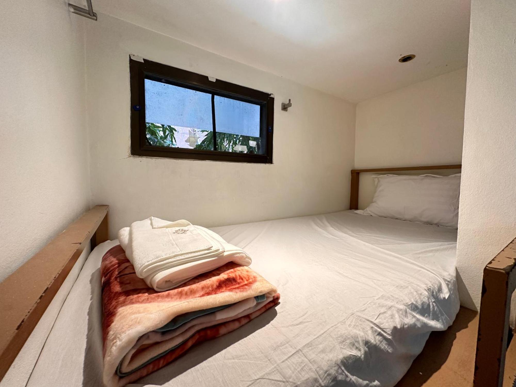 Phuket Plan B House *