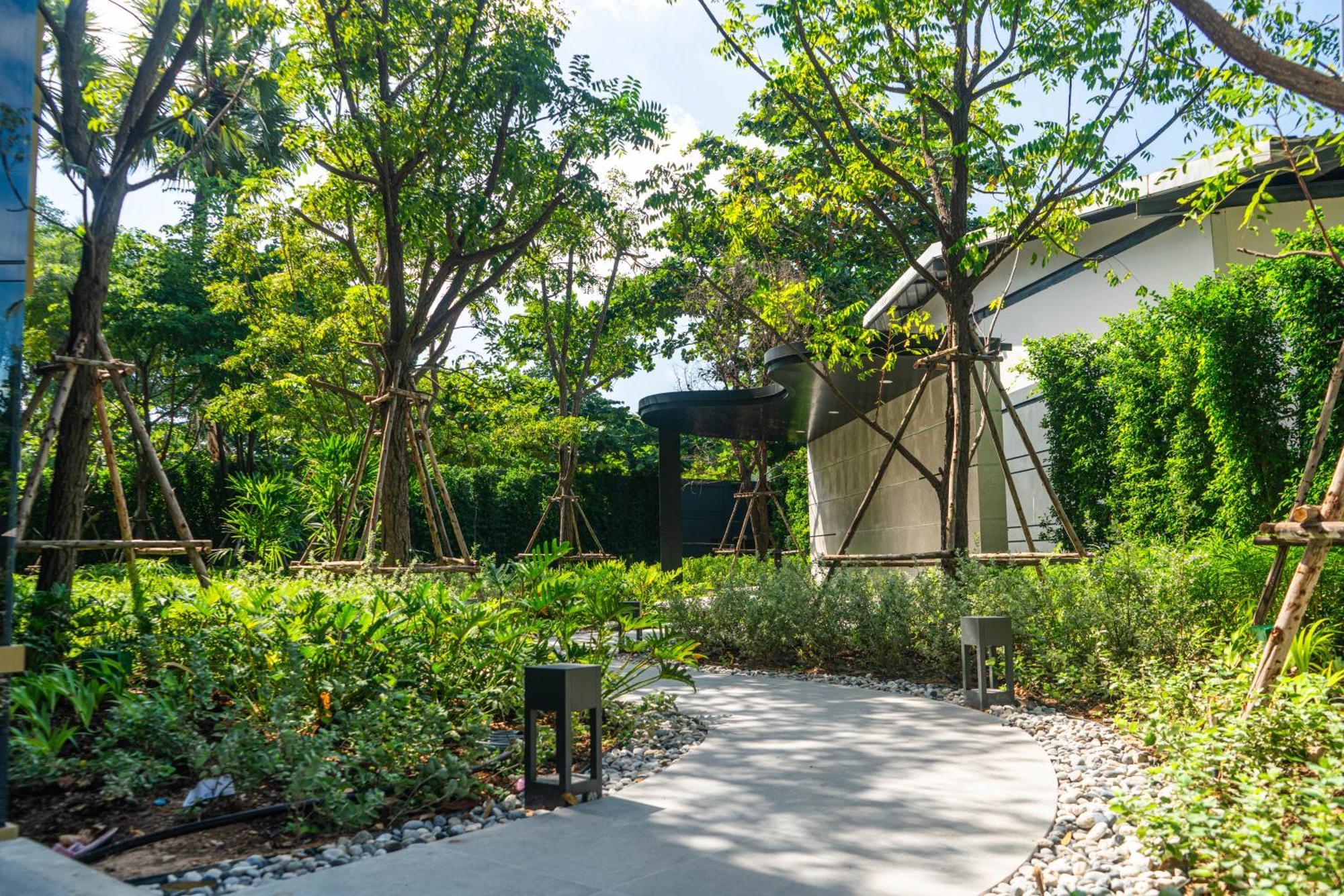 Laguna Beachside Residences Apartamens, Walking Distance To The Sea *