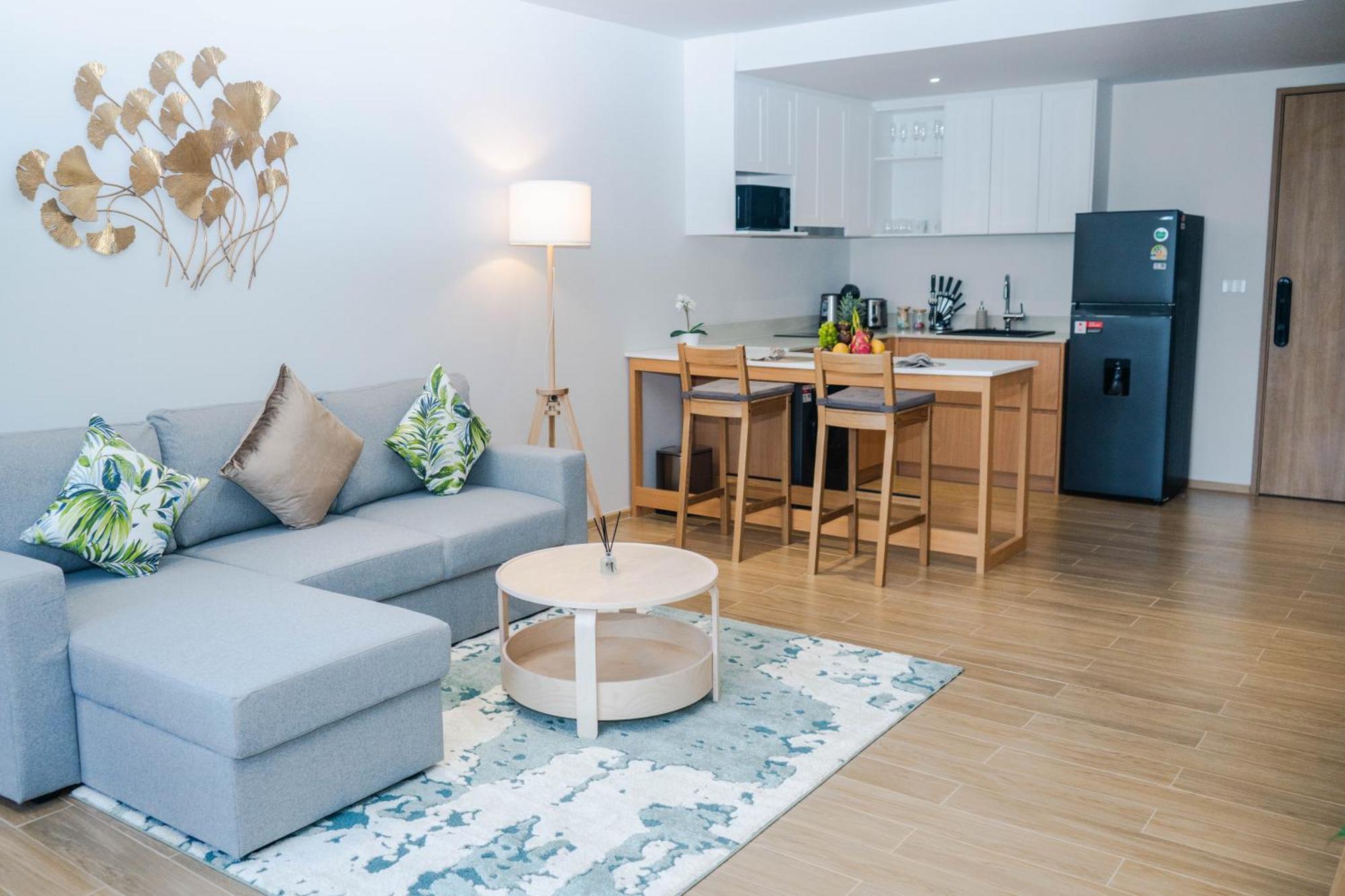 Laguna Beachside Residences Apartamens, Walking Distance To The Sea