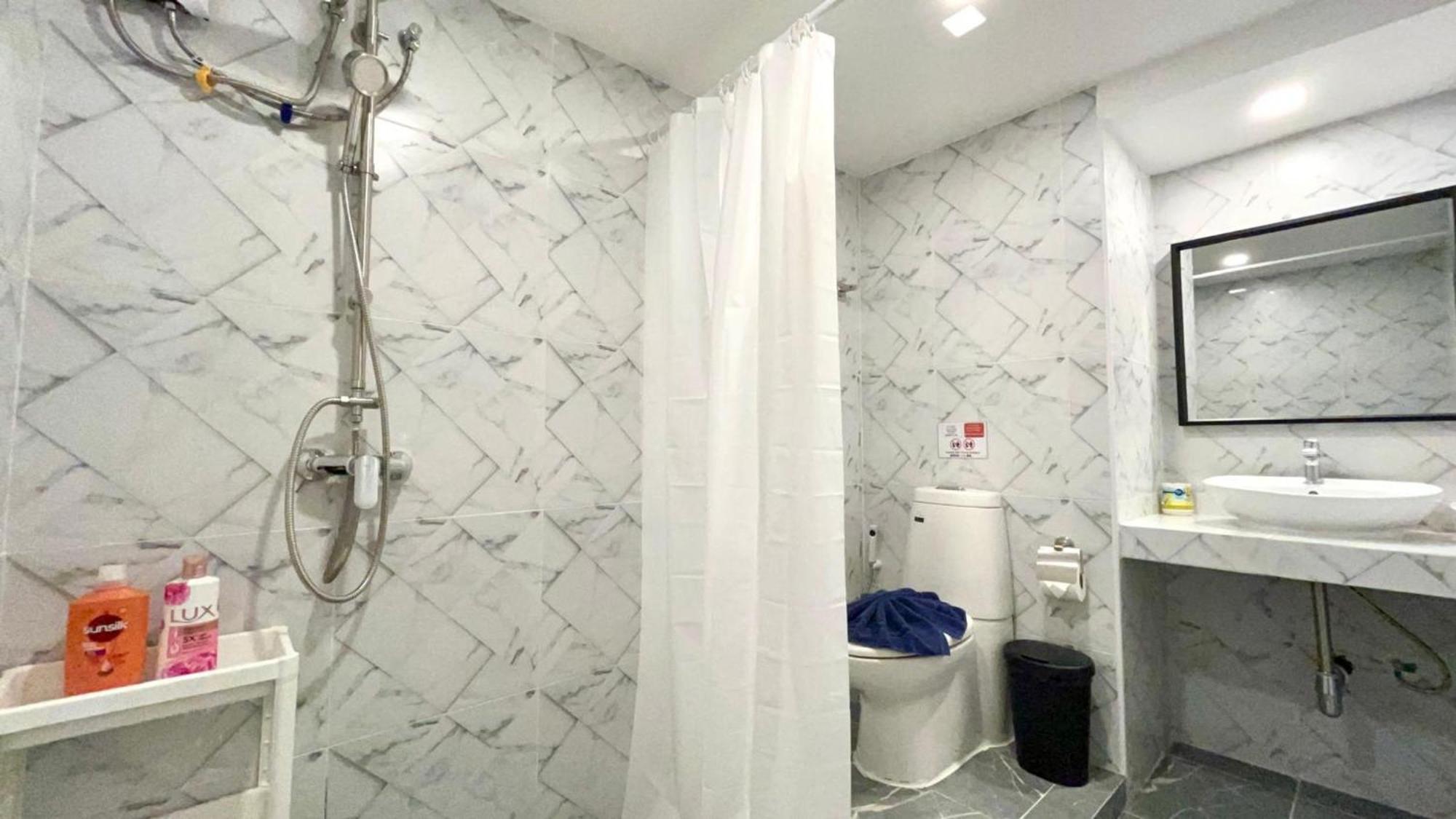 Partial Seaview On 11 Floor Near Jungceylon, Bangla Street Patong