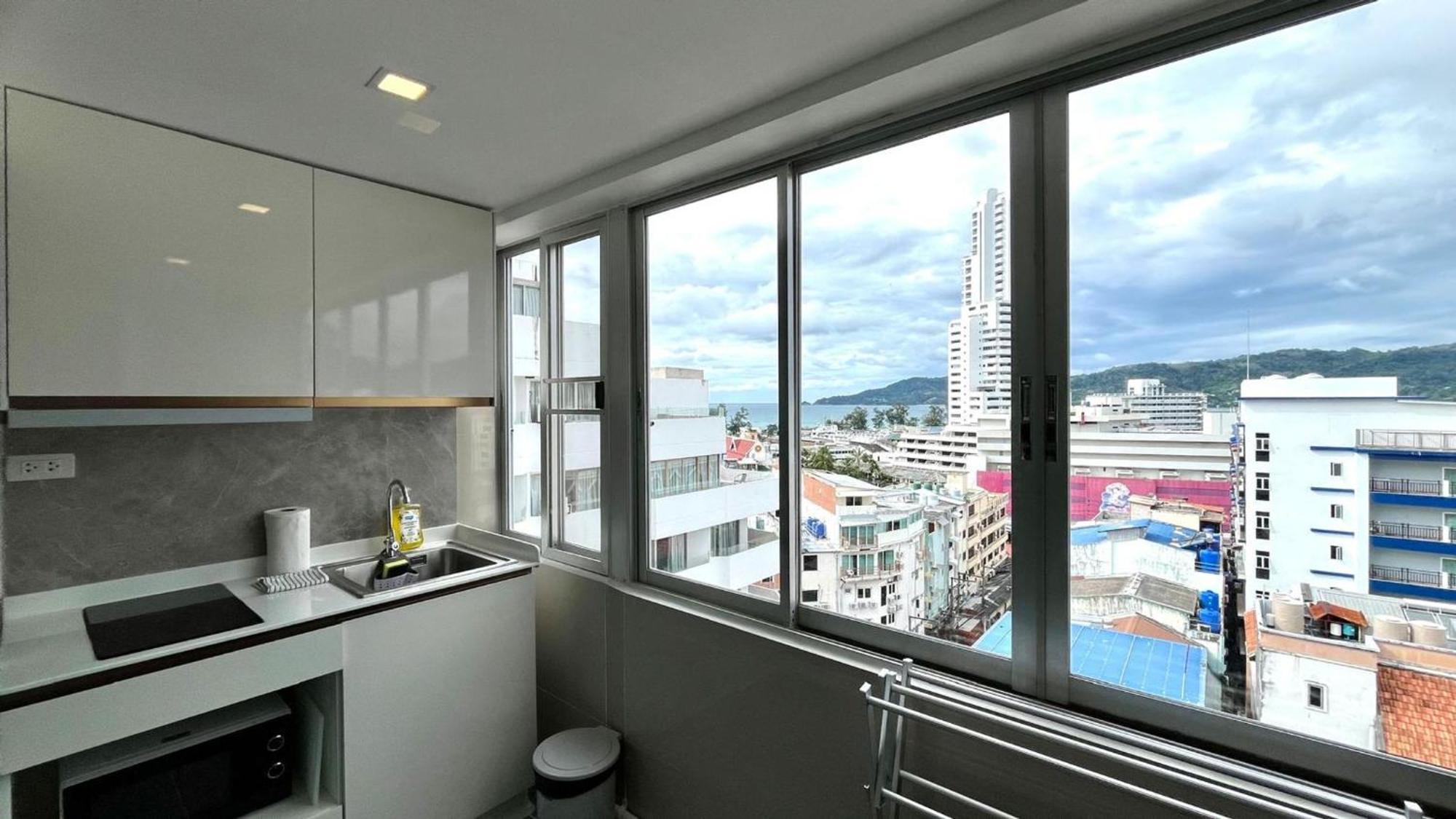 Apartment Partial Seaview On 11 Floor Near Jungceylon, Bangla Street *