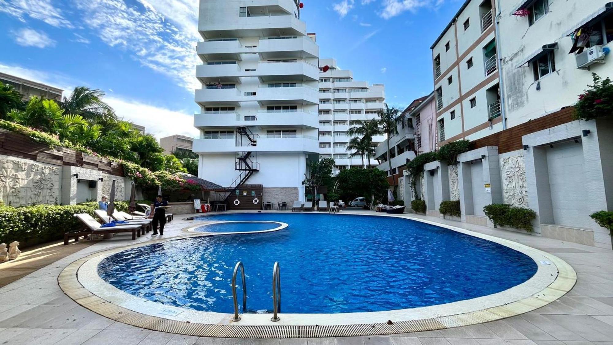 Apartment Partial Seaview On 11 Floor Near Jungceylon, Bangla Street