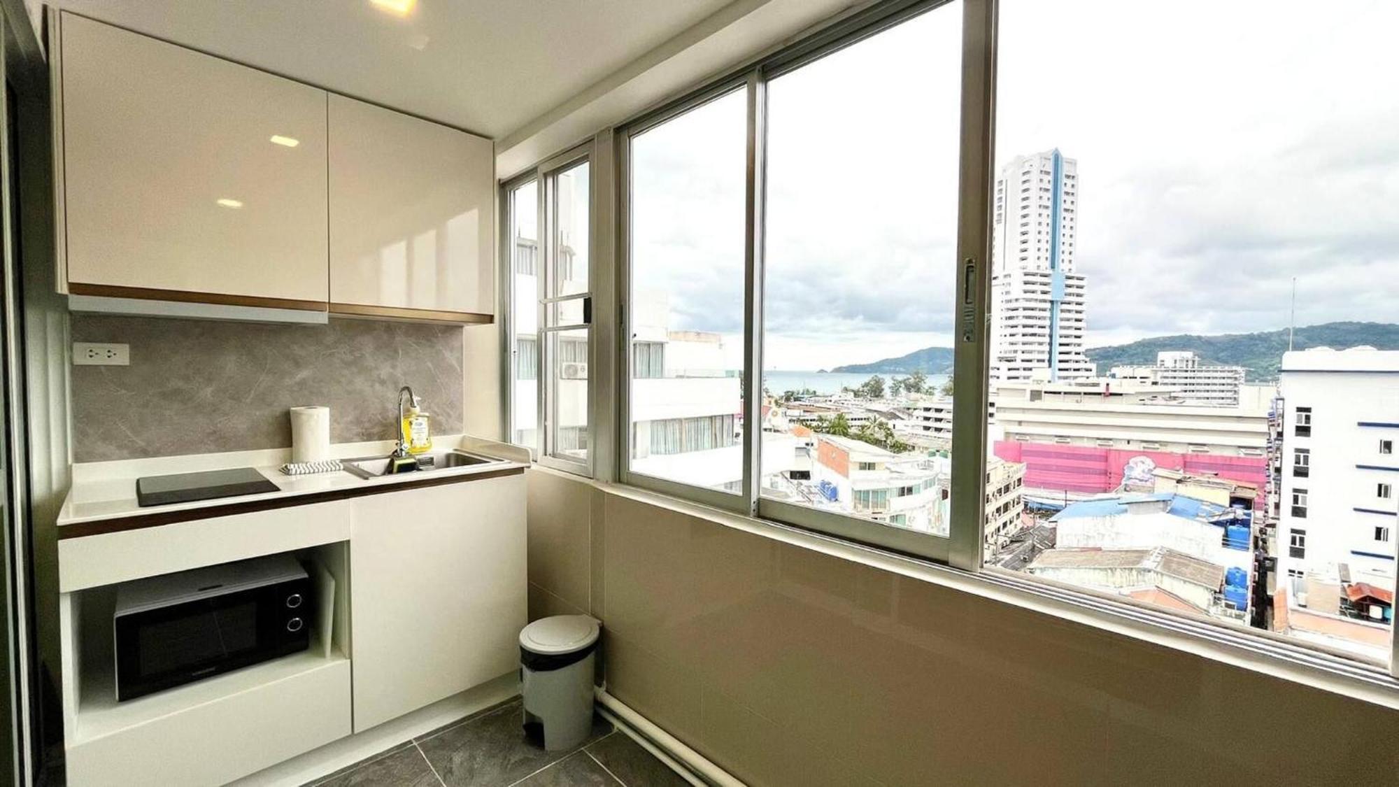 Apartment Partial Seaview On 11 Floor Near Jungceylon, Bangla Street *