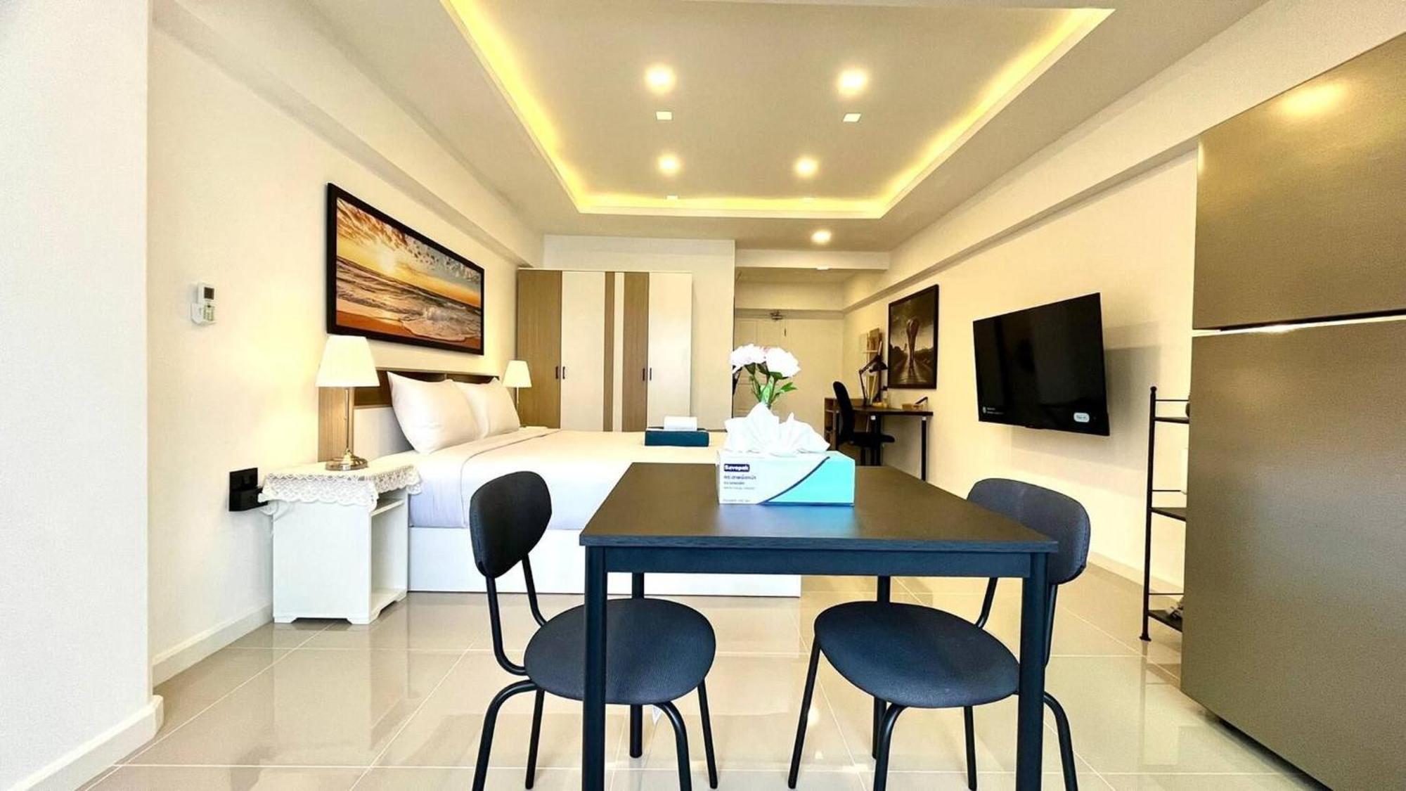 Partial Seaview On 11 Floor Near Jungceylon, Bangla Street *
