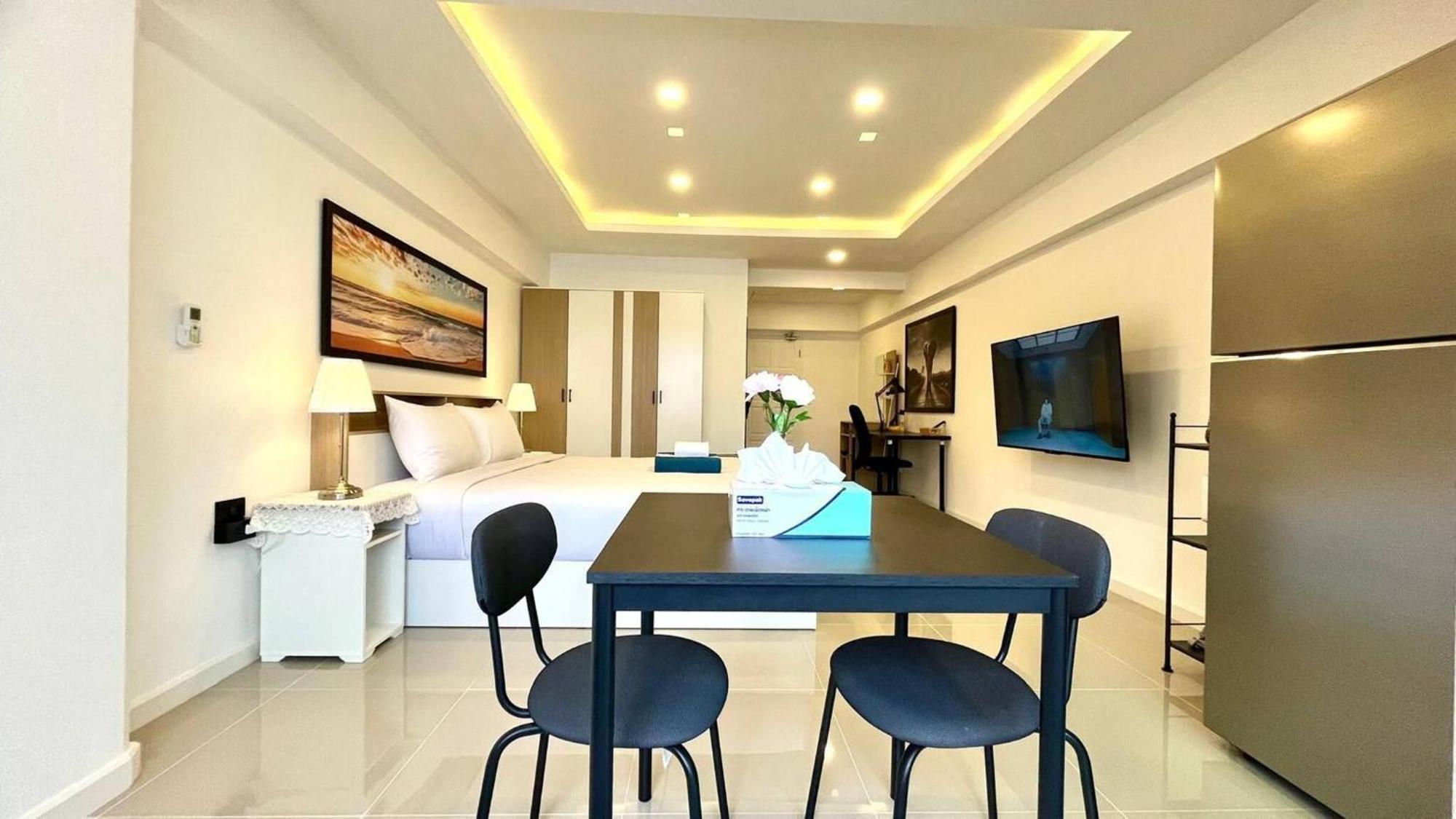 Apartment Partial Seaview On 11 Floor Near Jungceylon, Bangla Street *