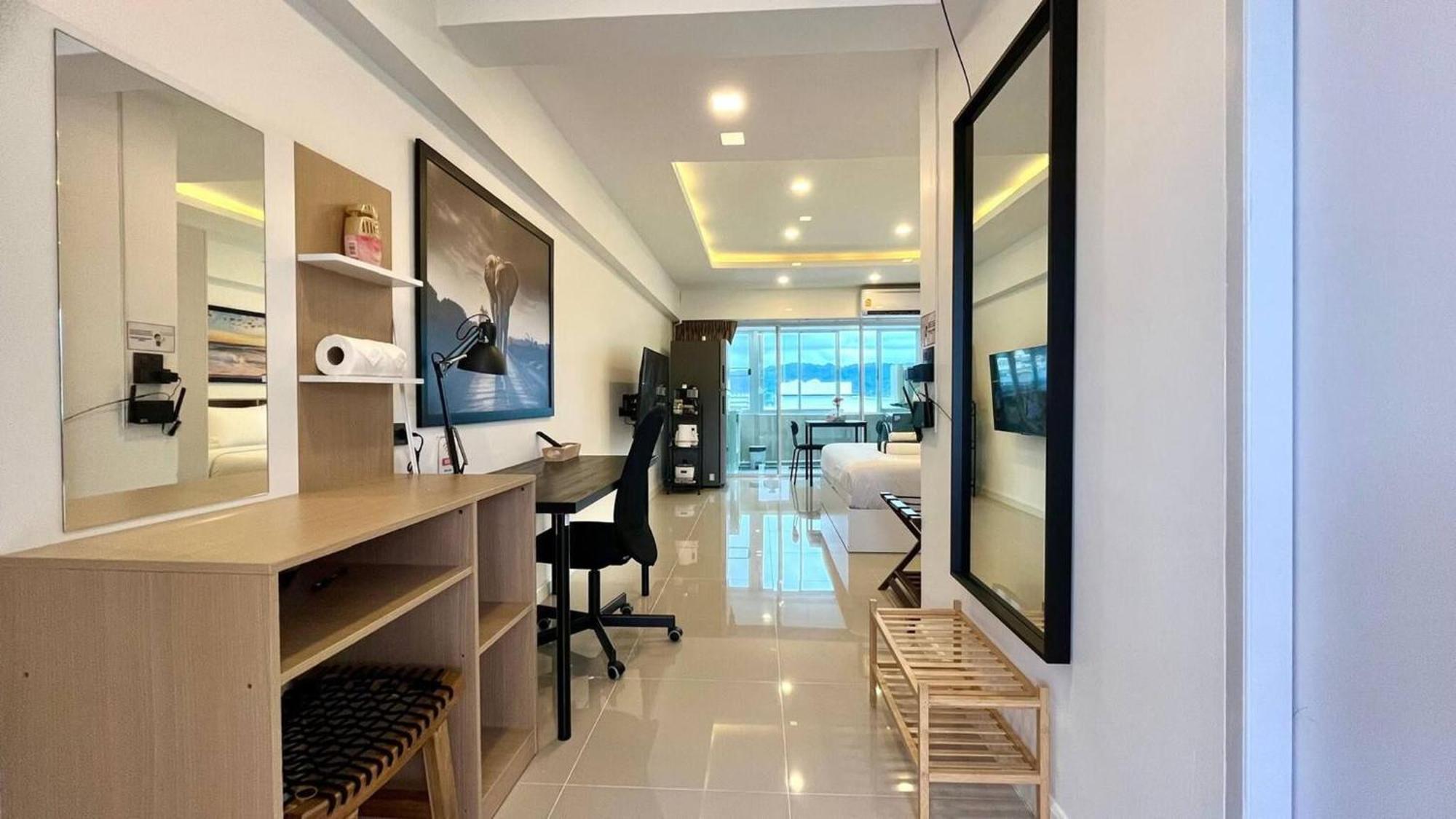 Partial Seaview On 11 Floor Near Jungceylon, Bangla Street