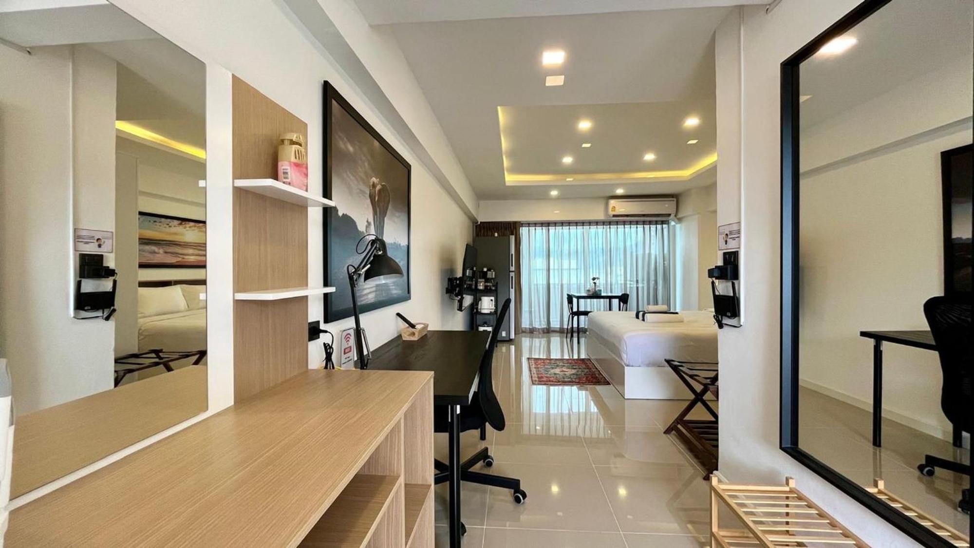 Apartment Partial Seaview On 11 Floor Near Jungceylon, Bangla Street *
