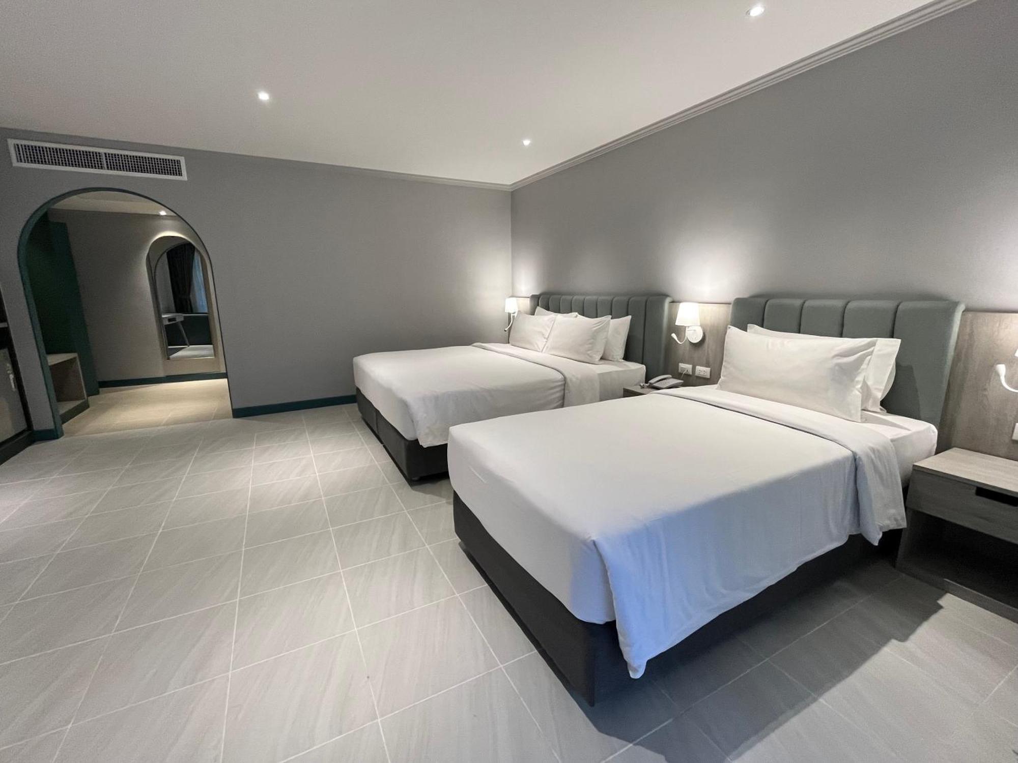 Resort Phuket Island View - Sha 4*