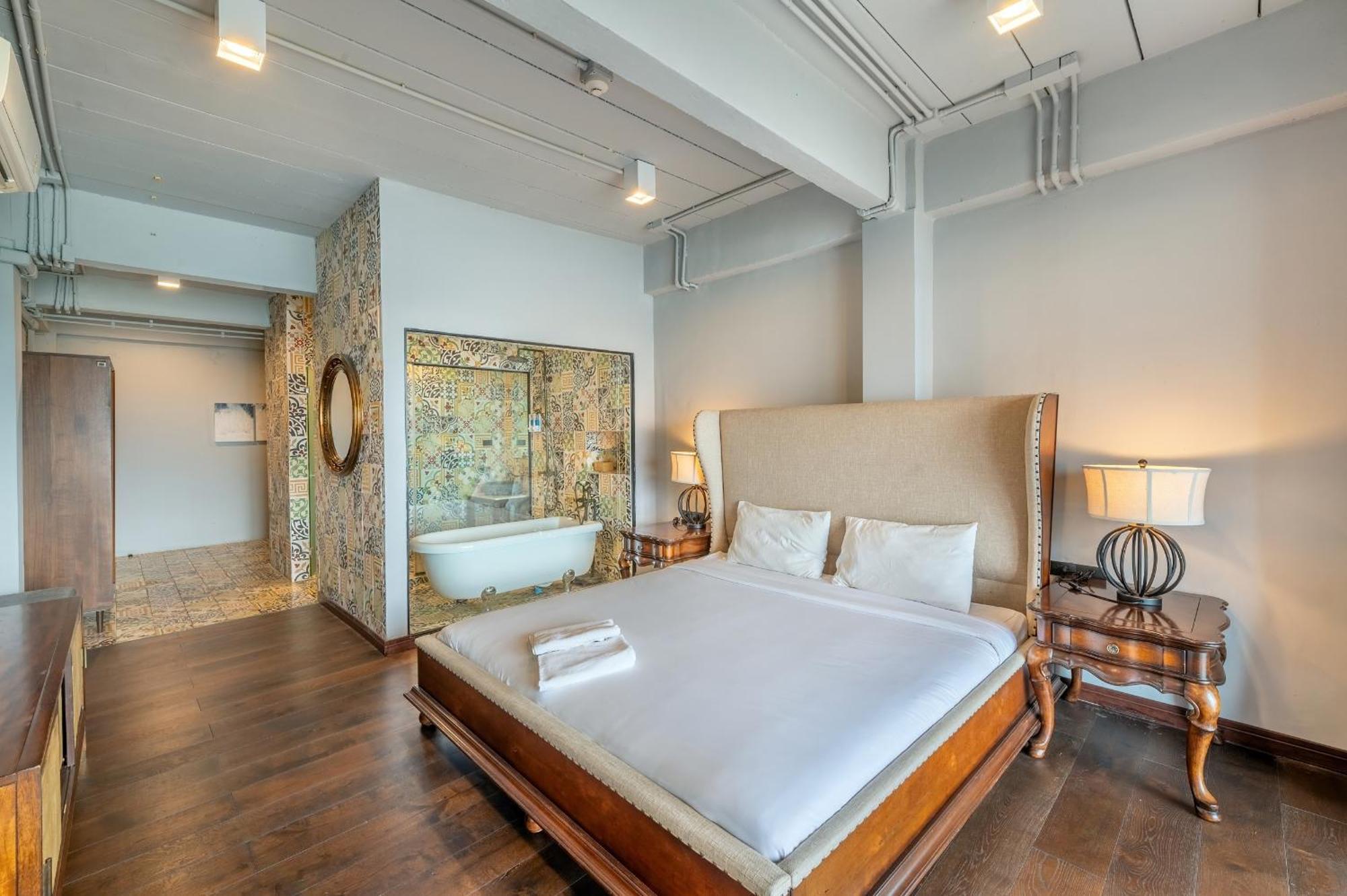 Shin Arch39 Phuket Front - Sha Hotel Chalong