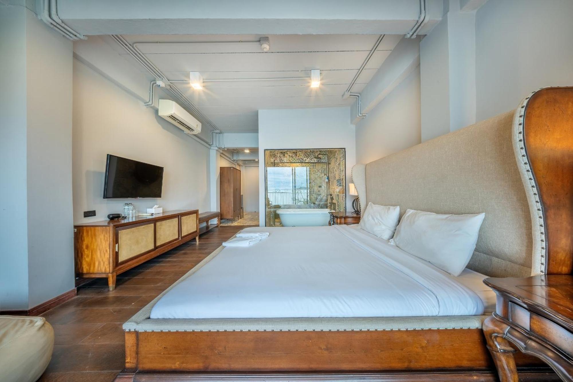 Shin Arch39 Phuket Front - Sha 4* Chalong