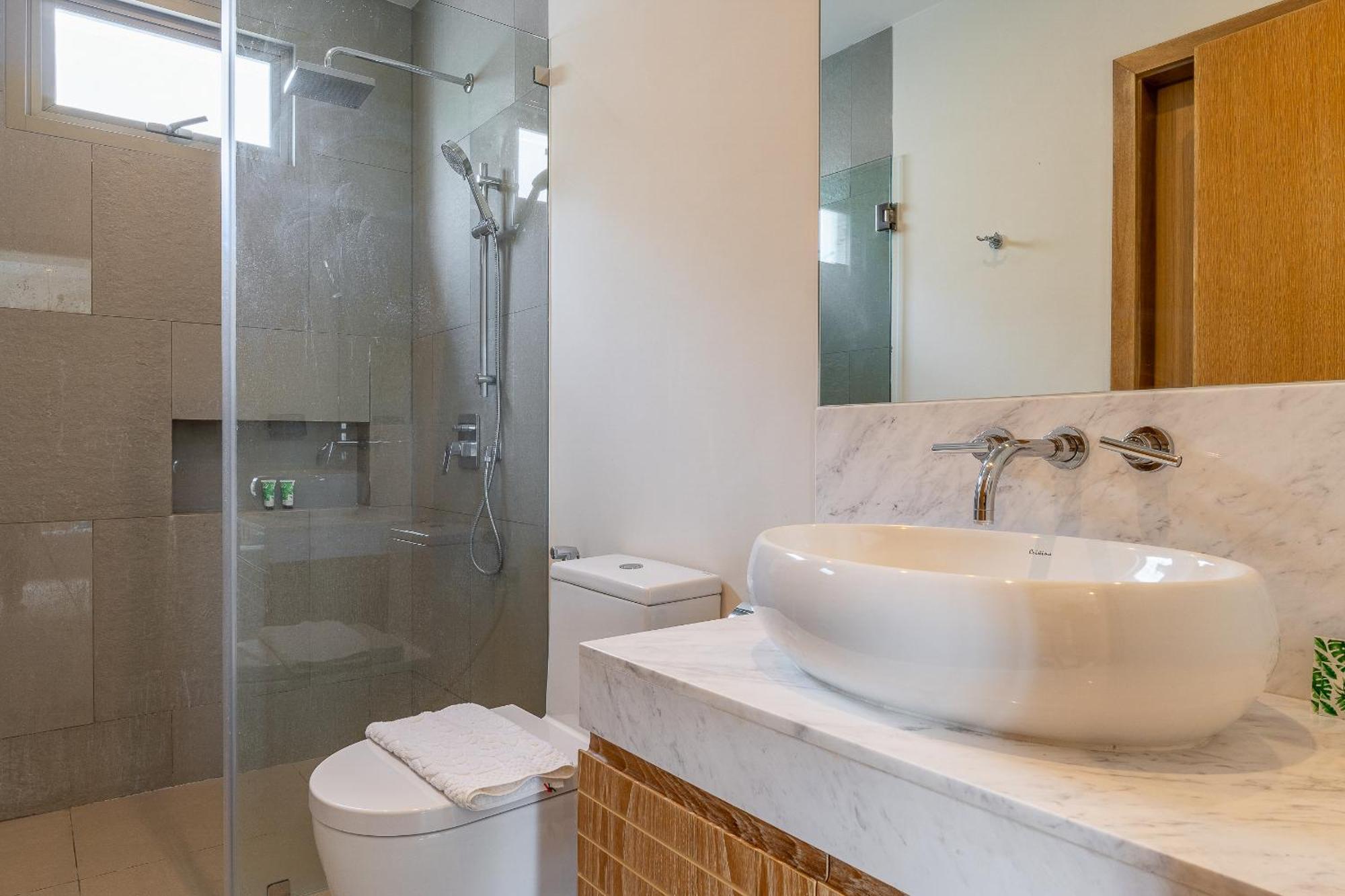 Casa Azure 19 - Brand New With Private Pool And Gym With 24-7 Security - Just 15 Min To Bangtao & Boat Avenue *
